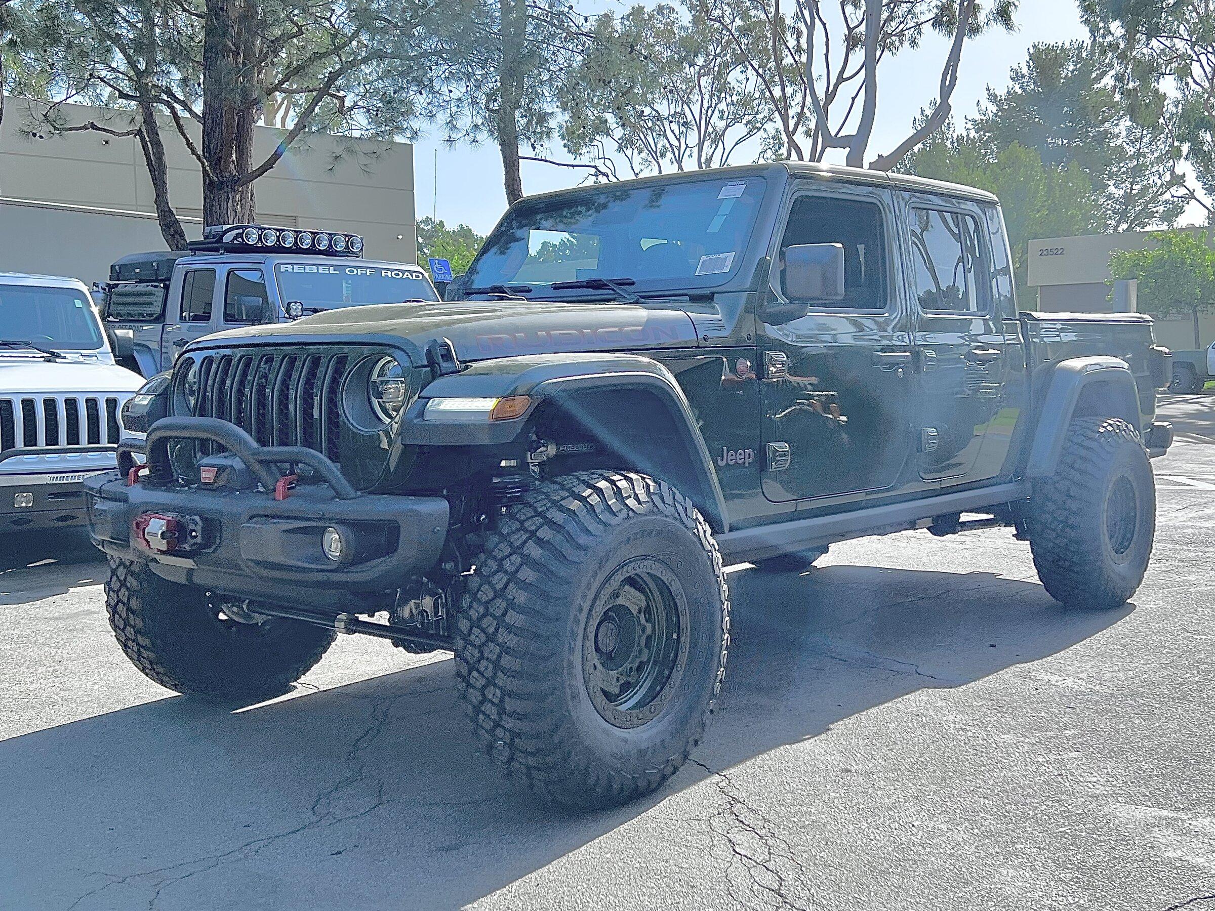 Jeep Gladiator Whats the best color combo? 5835A687-651D-4F4A-B246-07002681DF22