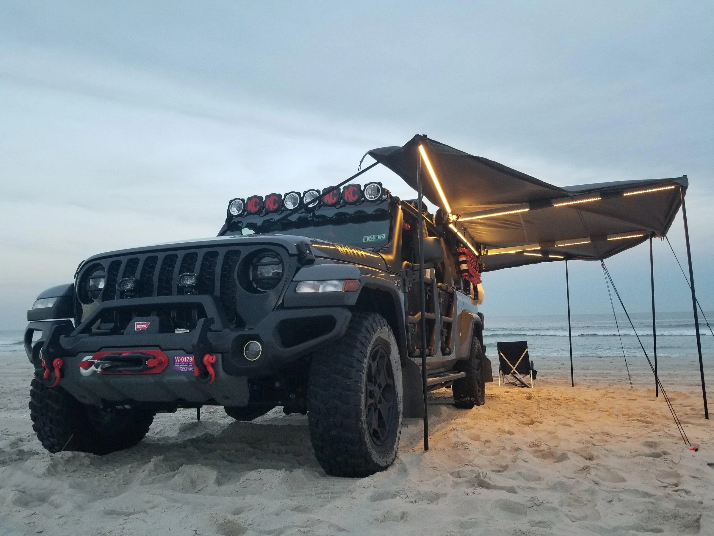 Jeep Gladiator Lets see those Gladiator Beach pics 20220422_194422