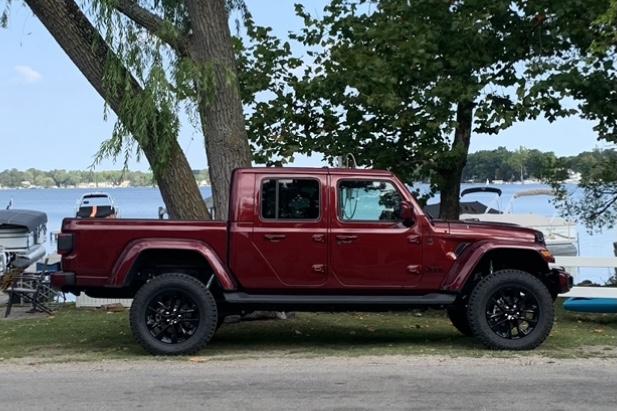 Jeep Gladiator Whats the best color combo? F2518D76-2F3C-4260-9FD4-AE3F2B1F15A8
