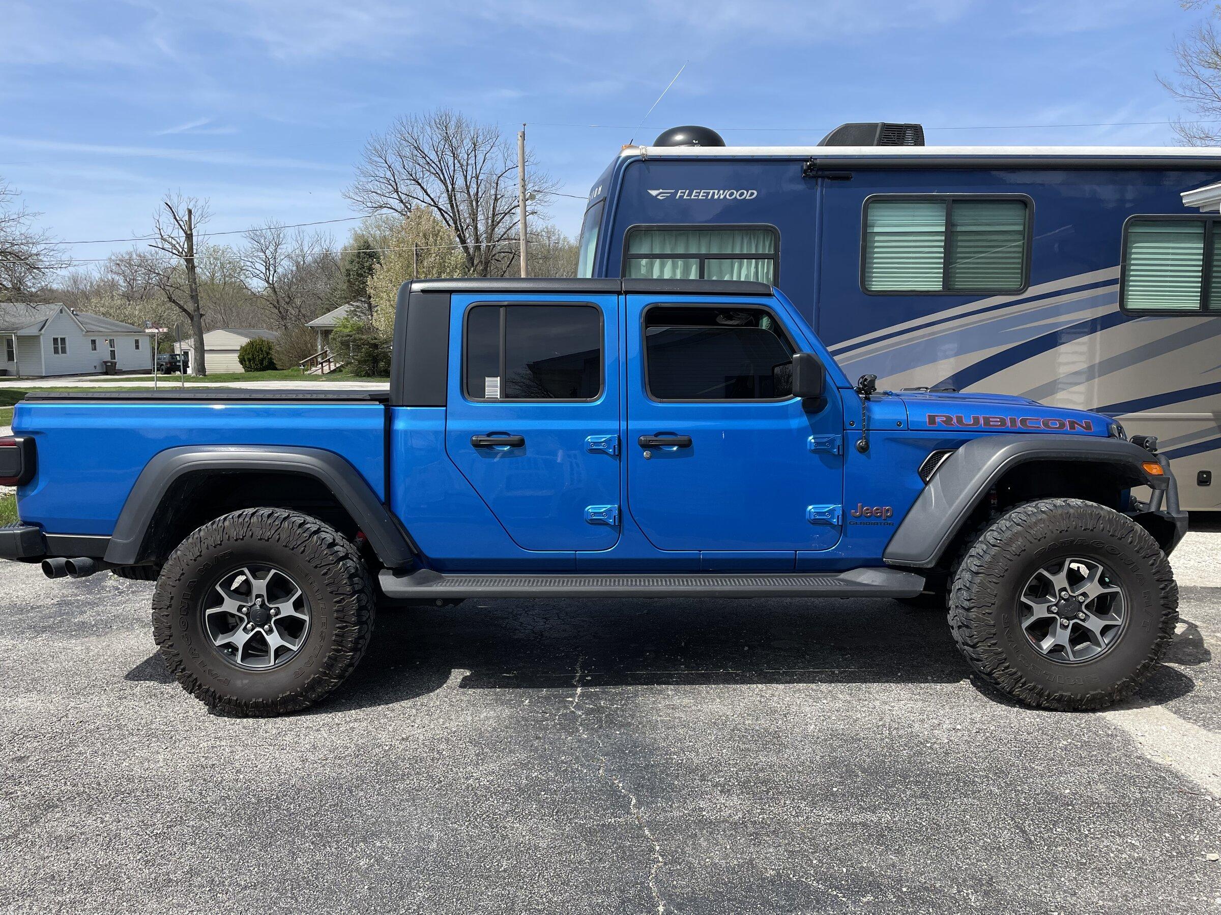 Jeep Gladiator Whats the best color combo? 7F211BB3-B5E7-46F8-8784-F338BF757716
