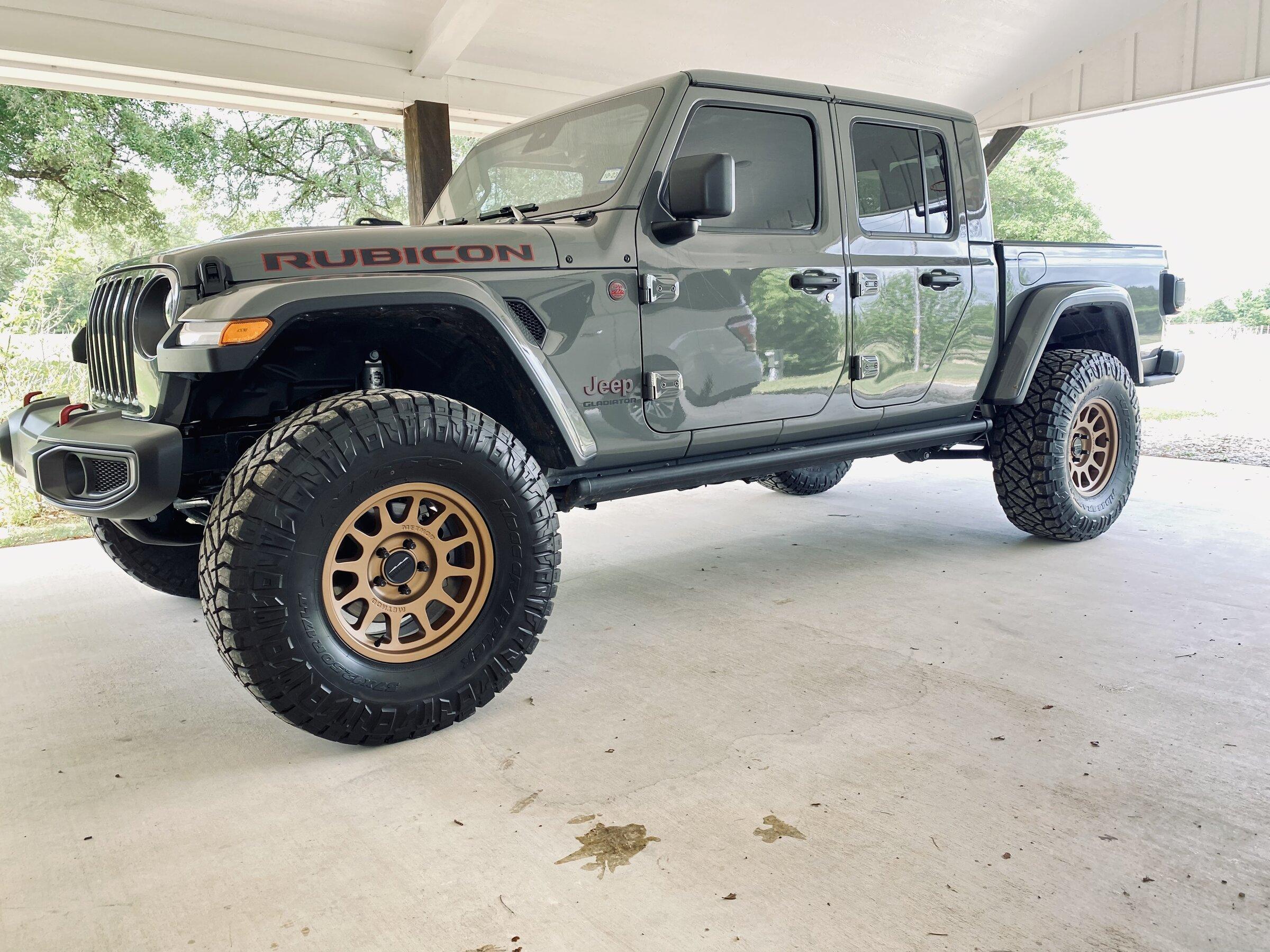 Jeep Gladiator Whats the best color combo? ACA452E4-4FE6-41BE-A483-8E5657C3AABB