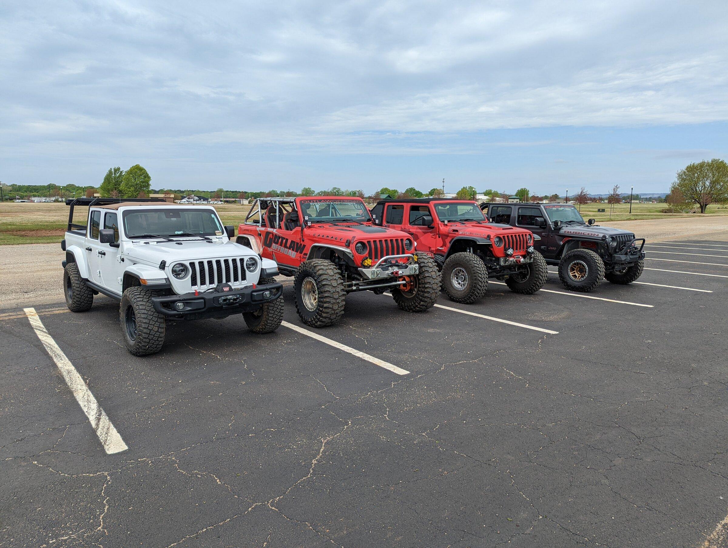 Jeep Gladiator Jeeps Parking Next To Jeeps PXL_20220421_162538728