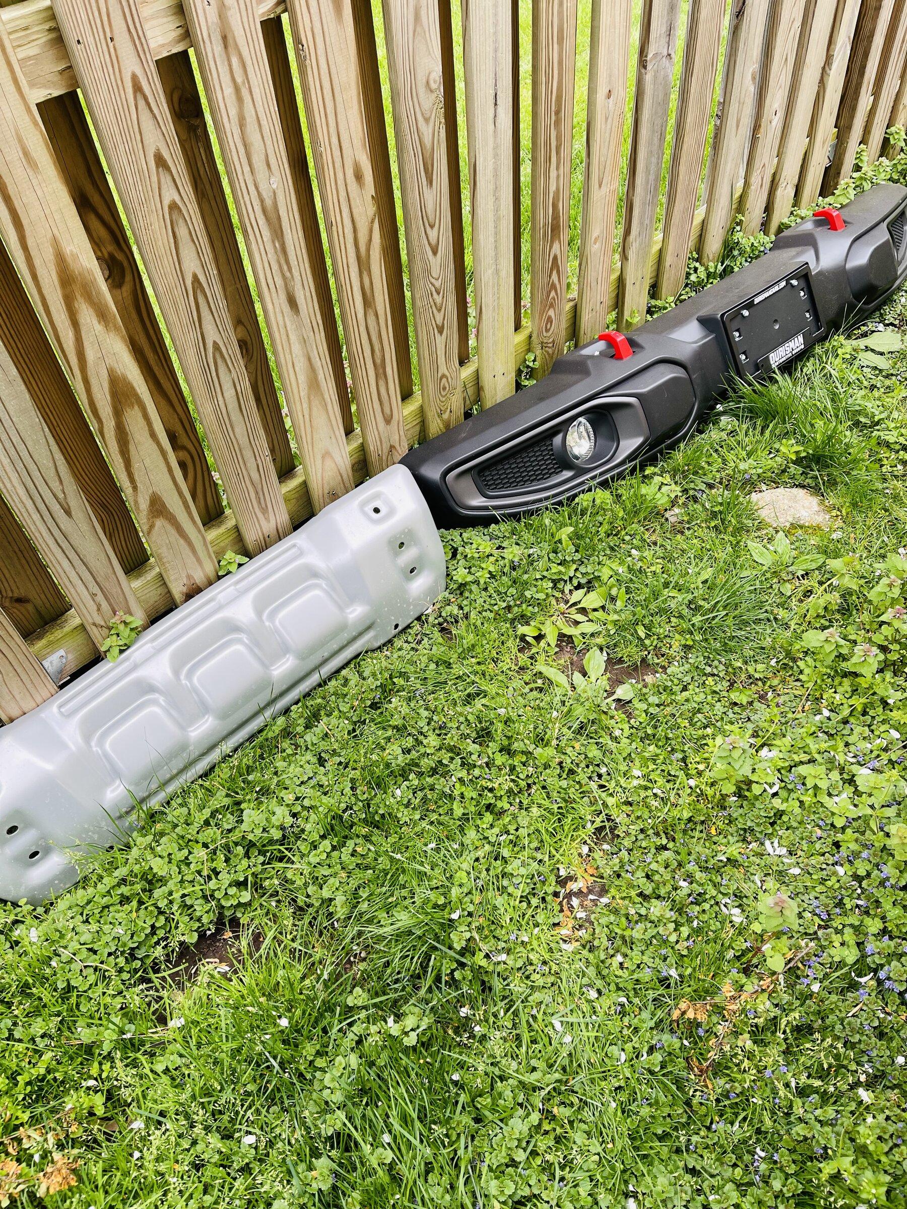 Jeep Gladiator Free Plastic Mojave Bumper with halogen lights and red tow hooks & Mojave Skid Plate DC0AF2B5-457F-45E2-9698-801D5CD5465E