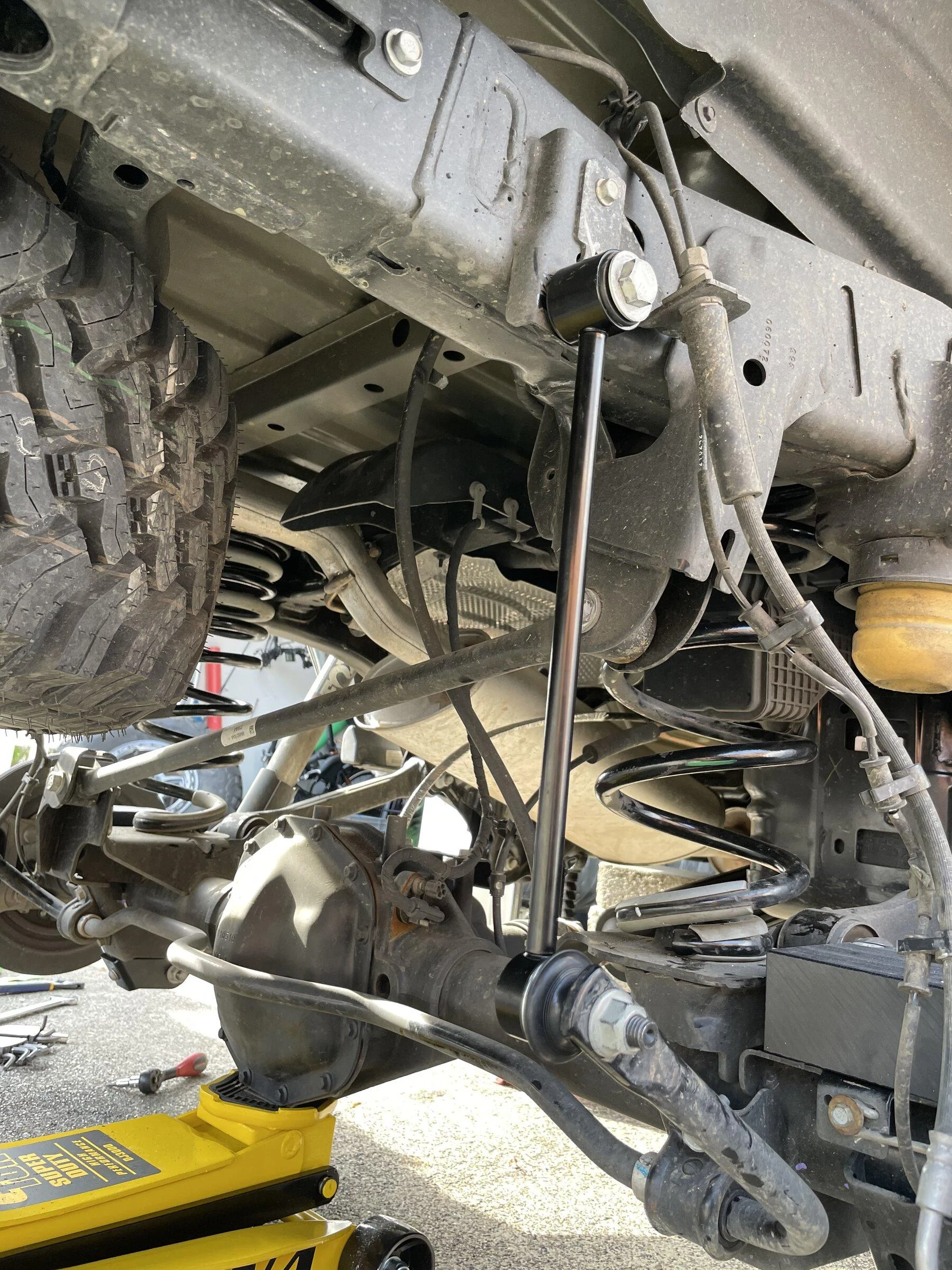 Jeep Gladiator End link direction AA528F2E-7E67-412D-8ACF-ECD01DF267D8