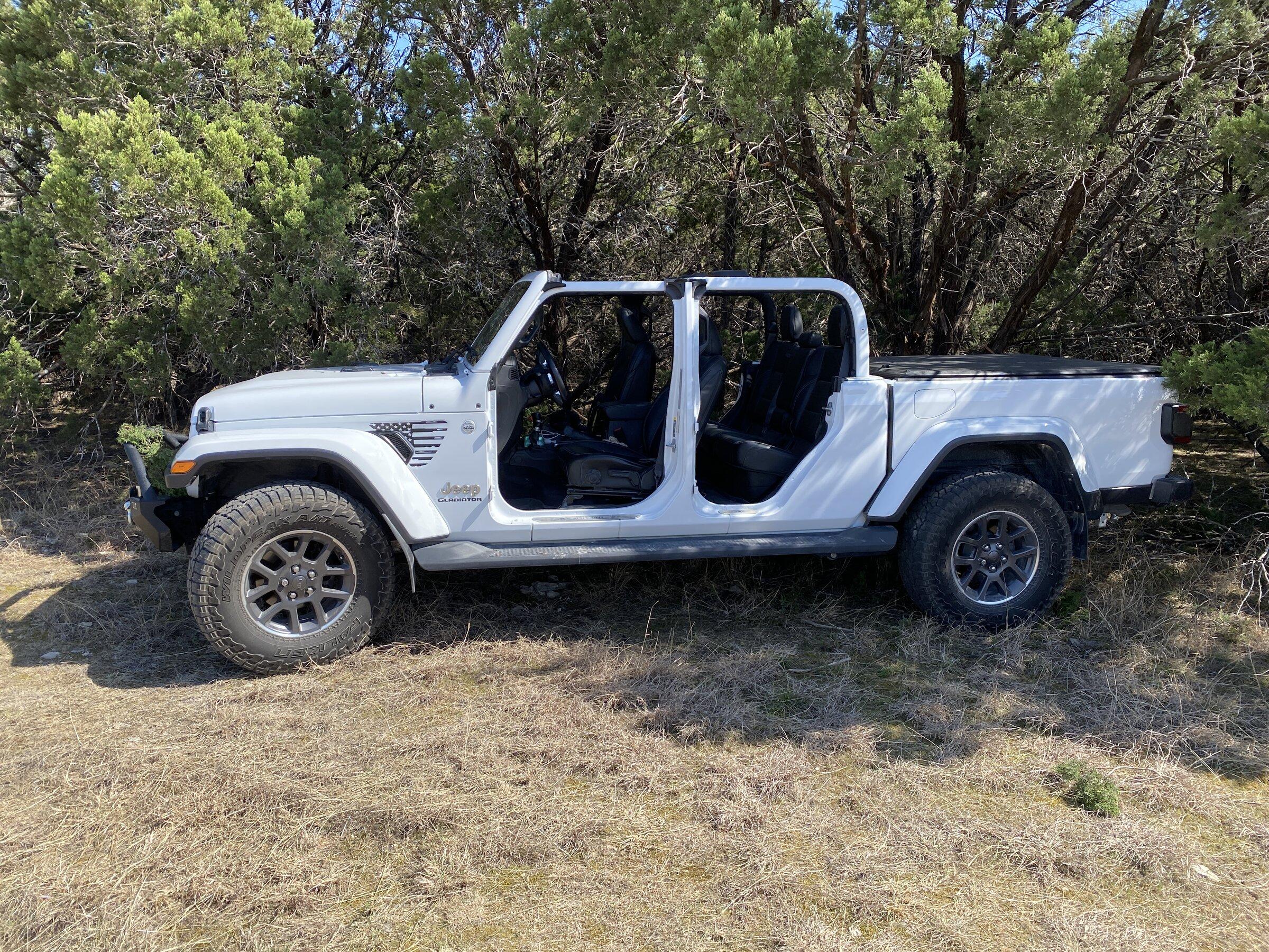 Jeep Gladiator Nude Gladiators (no doors/tops) - pics please IMG_5247.JPG