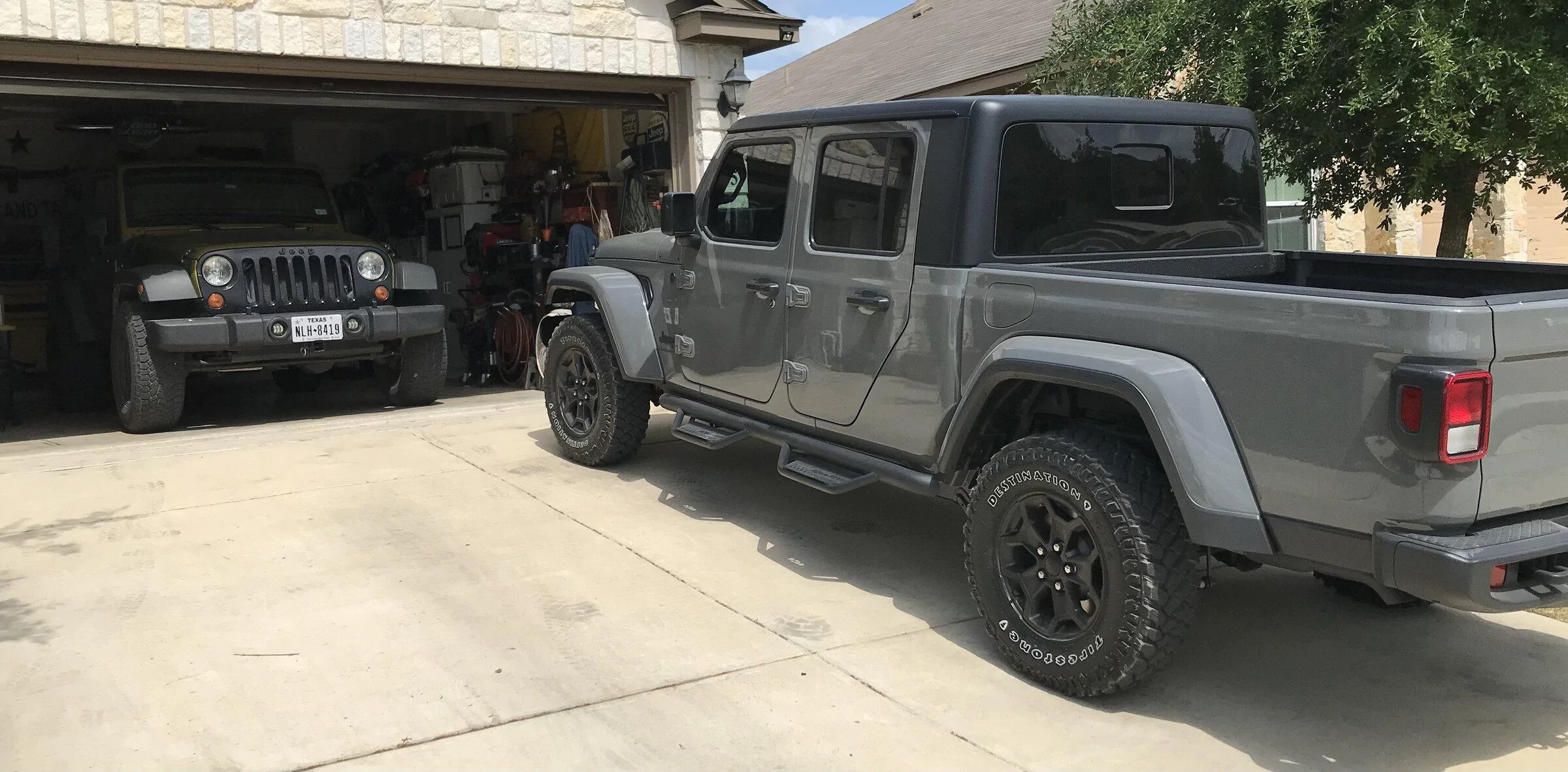 Jeep Gladiator STING GRAY Gladiator JT Club 6D7E103F-9F8F-4F12-BF55-15E3928B0EFE