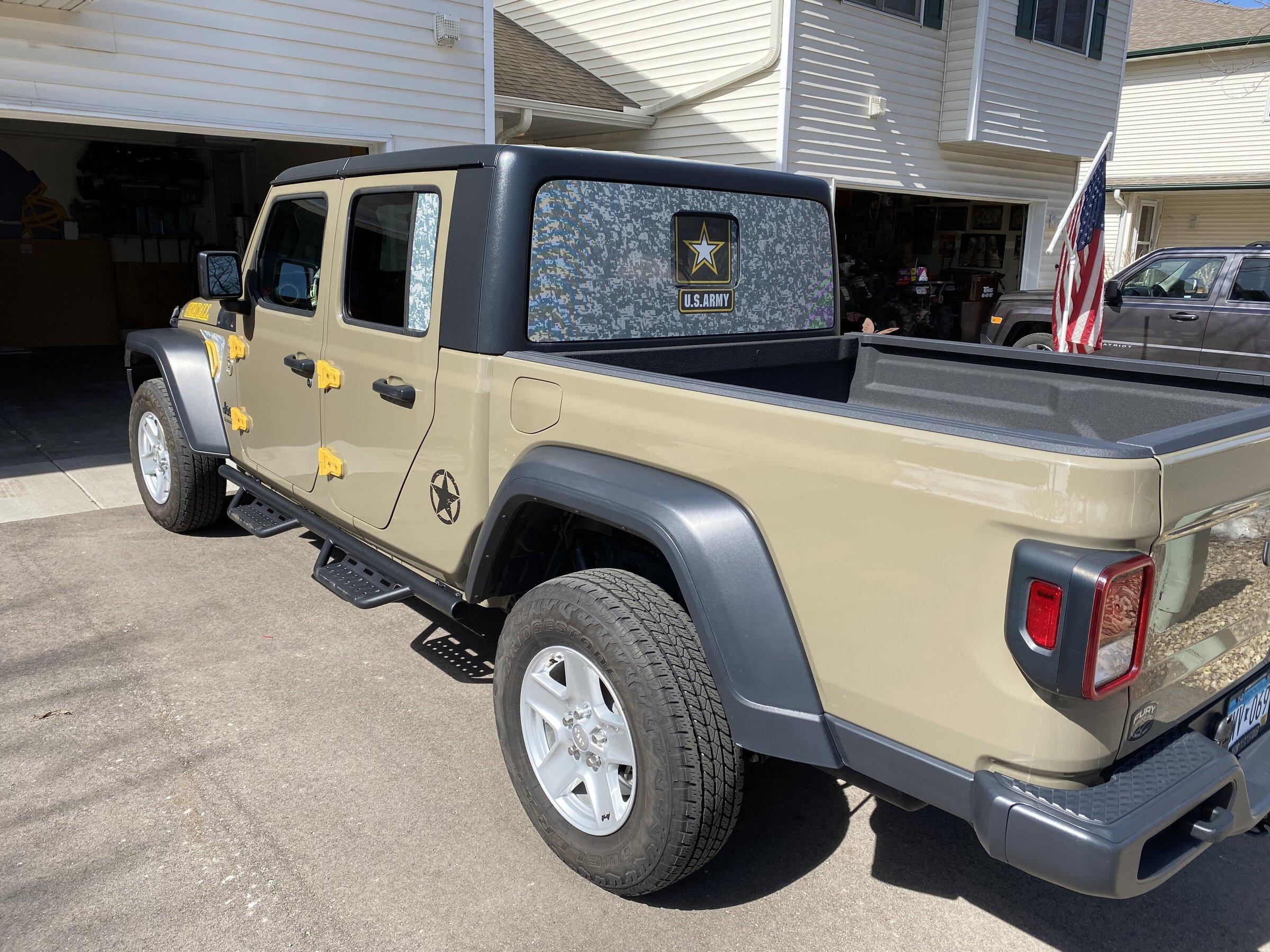 Jeep Gladiator Whats the best color combo? EA1D9080-3C87-4082-8458-0245077D7356