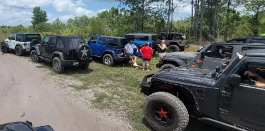 Jeep Gladiator Jeeps Parking Next To Jeeps 39300