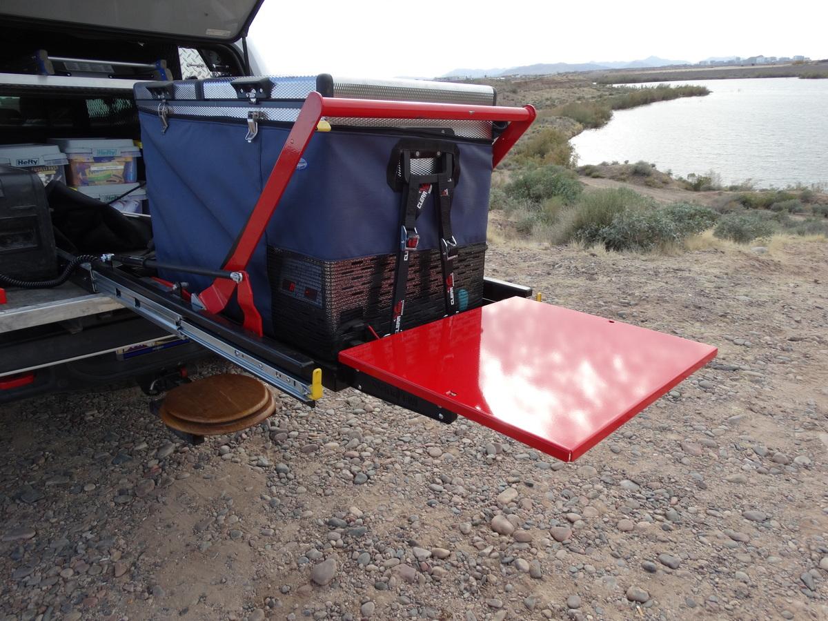 Jeep Gladiator A.R.E. CX EVOLVE CAP installed Optional Tray Table for Easy Slide.JPG