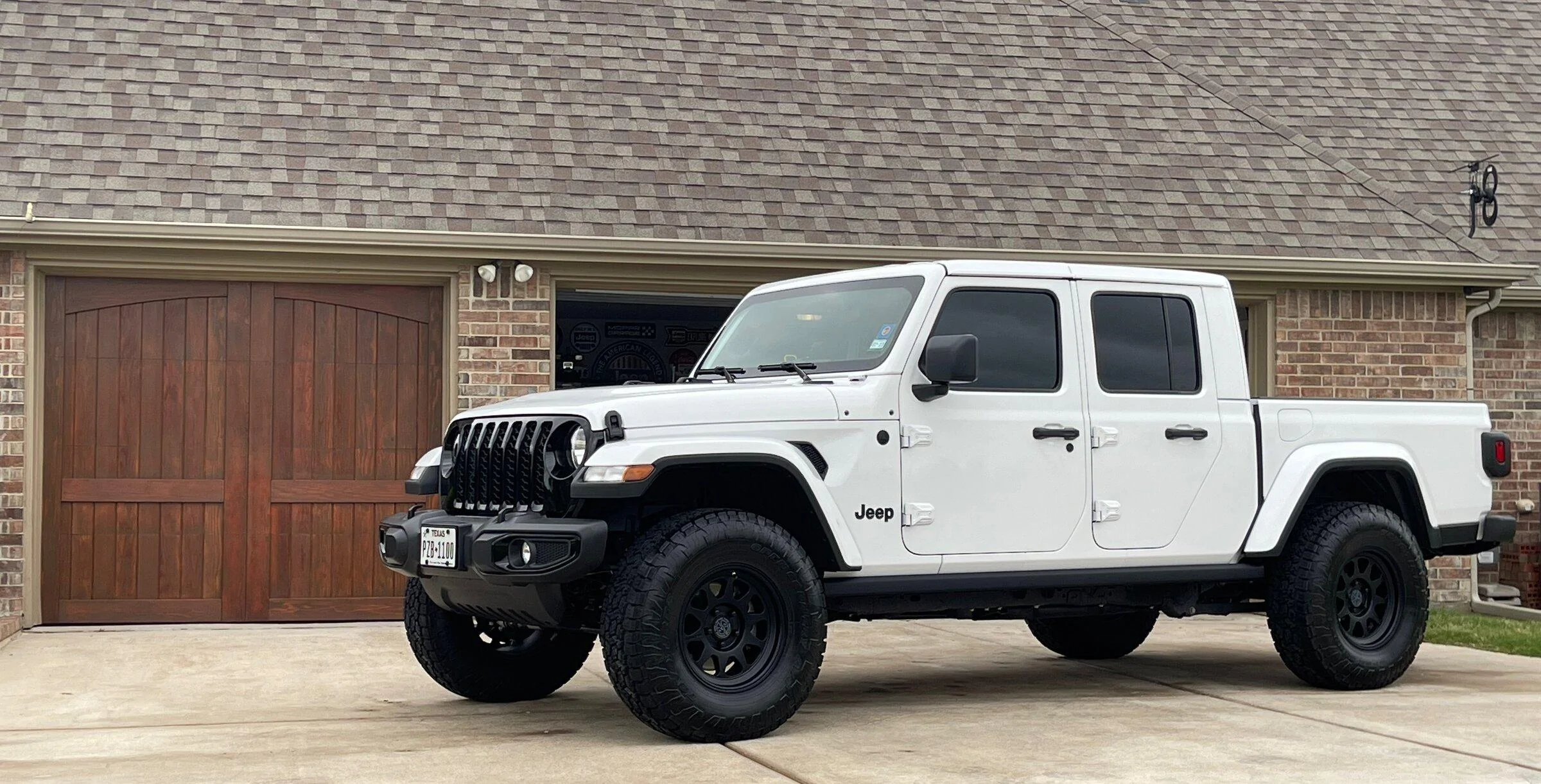 Jeep Gladiator Black Texture Top Smoothed and Painted IMG_1375
