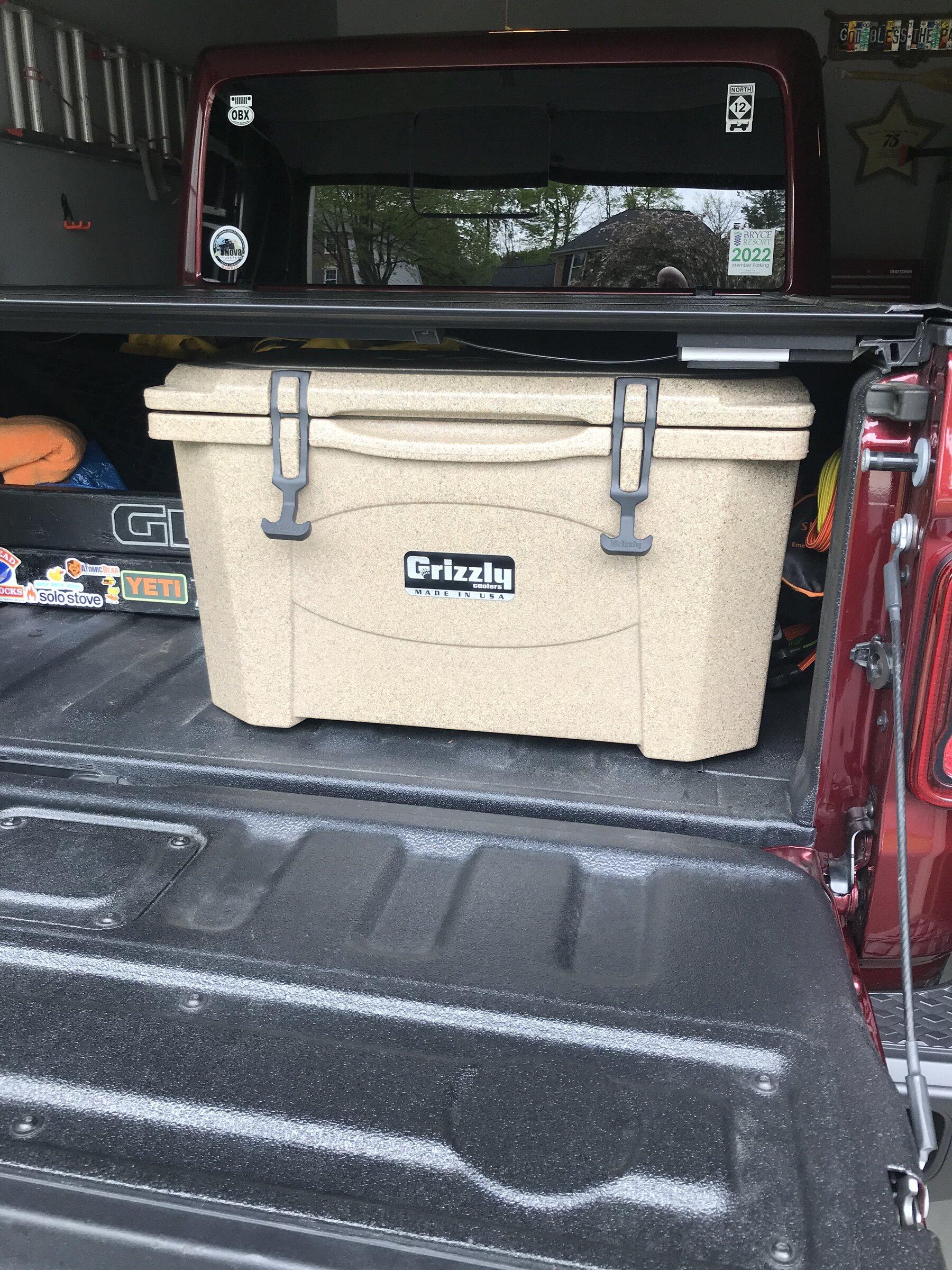 Jeep Gladiator Cooler doesnt fit with tonneau cover IMG_4525