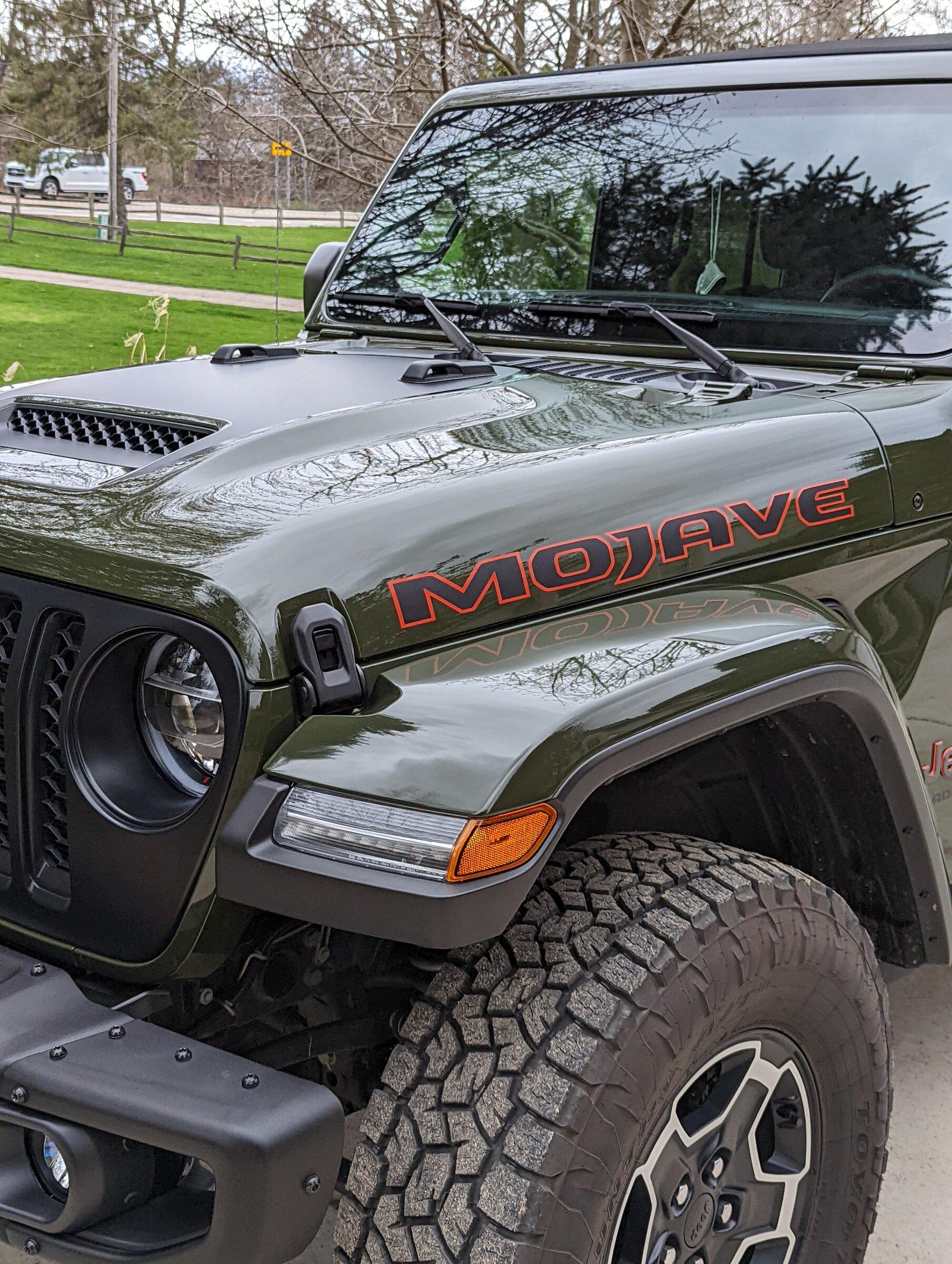 Jeep Gladiator Whats the best color combo? PXL_20220426_193724888