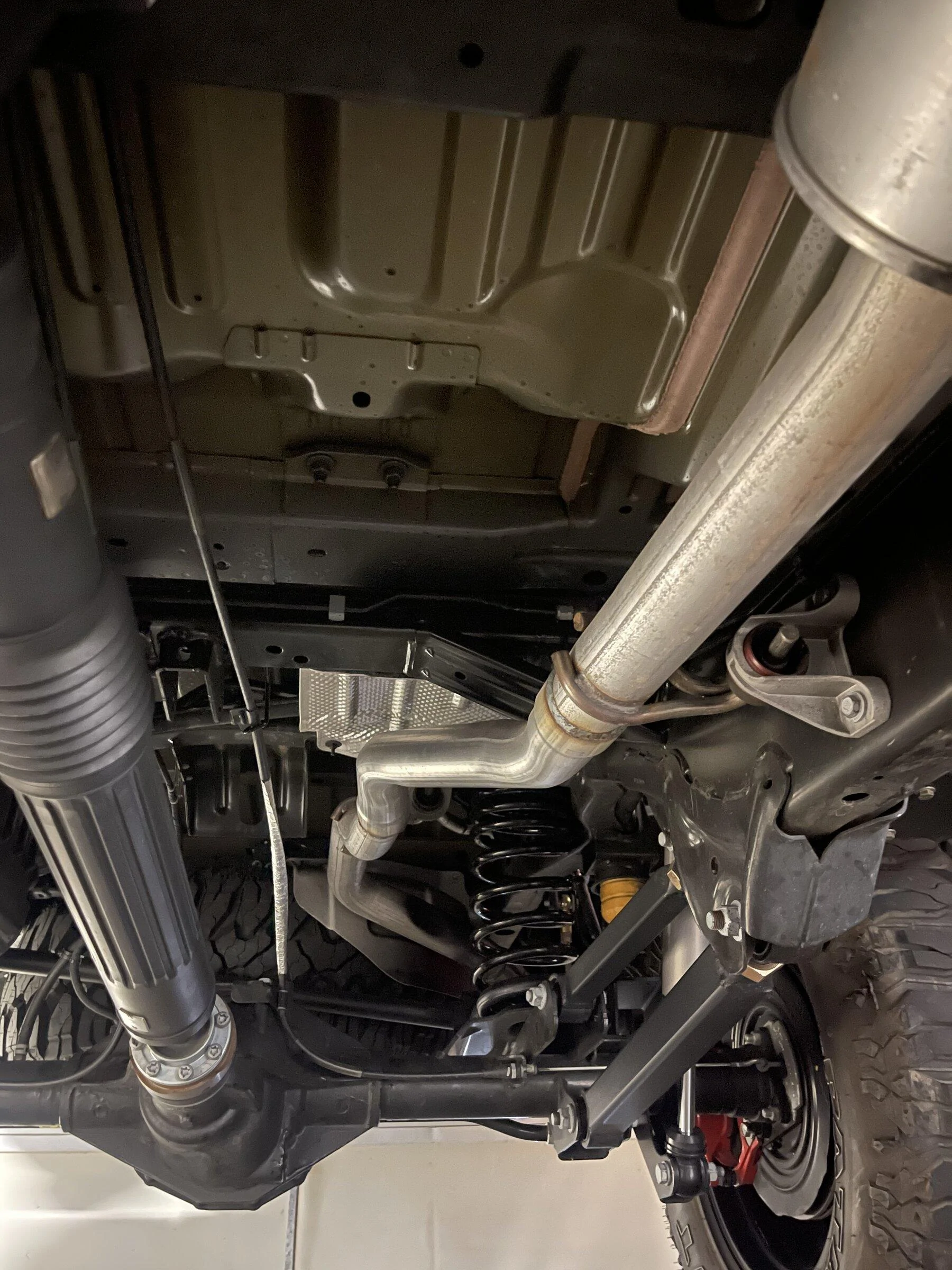 Jeep Gladiator Anyone hacked off the 2 mufflers ? C3BDB6A0-0B13-4C08-B098-5AE1943B967E