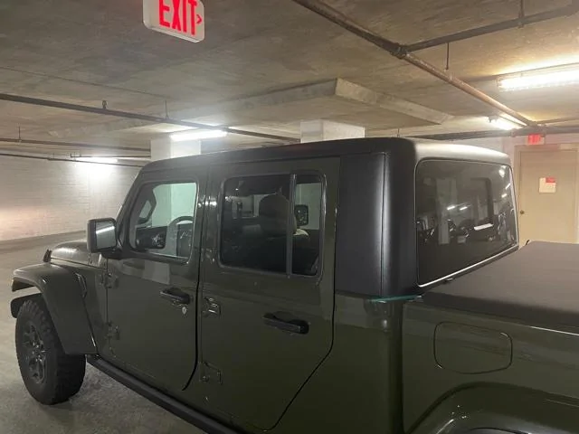 Jeep Gladiator Textured Black Hard Top image4