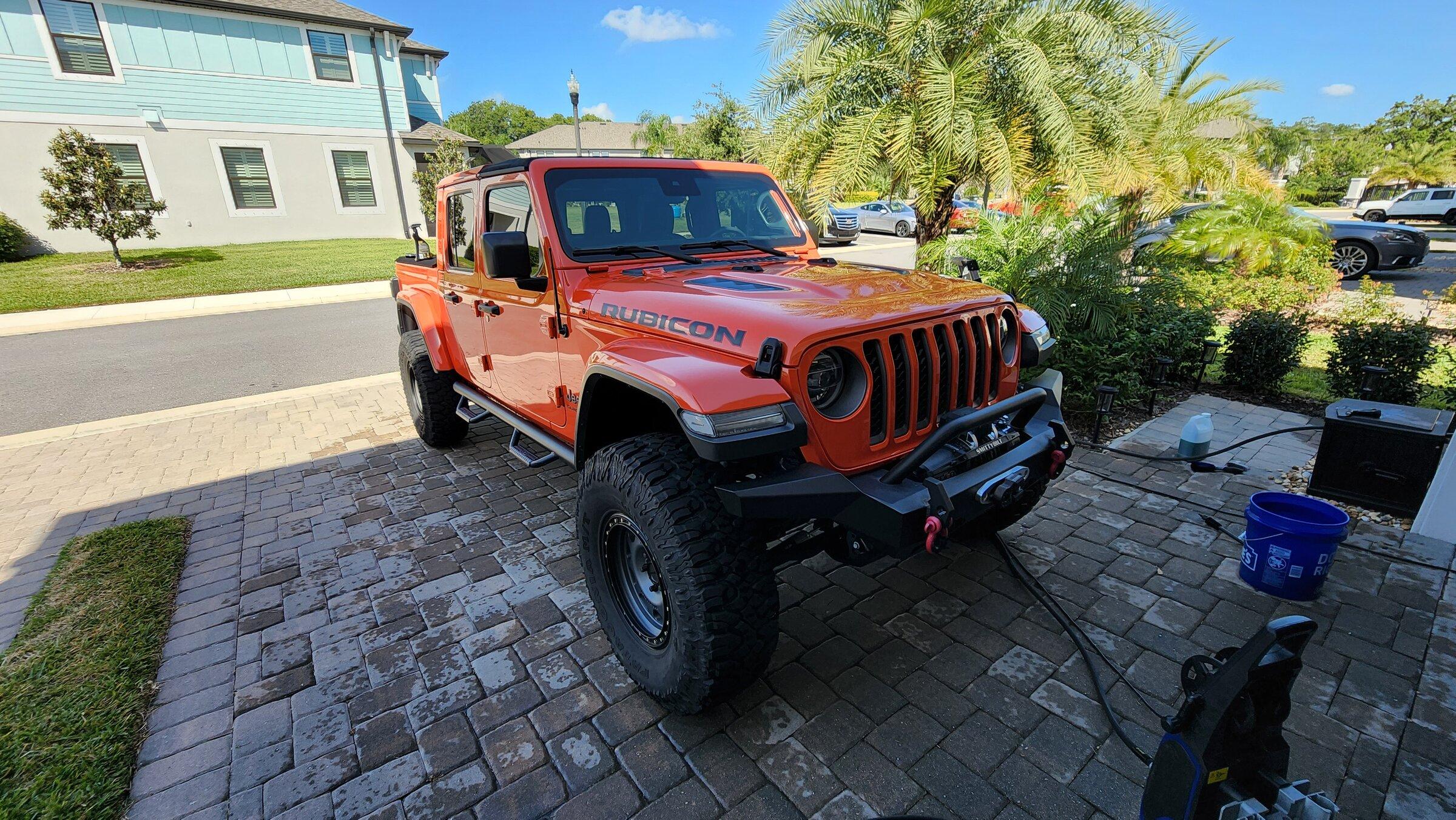 Jeep Gladiator Whats the best color combo? 20220424_104631