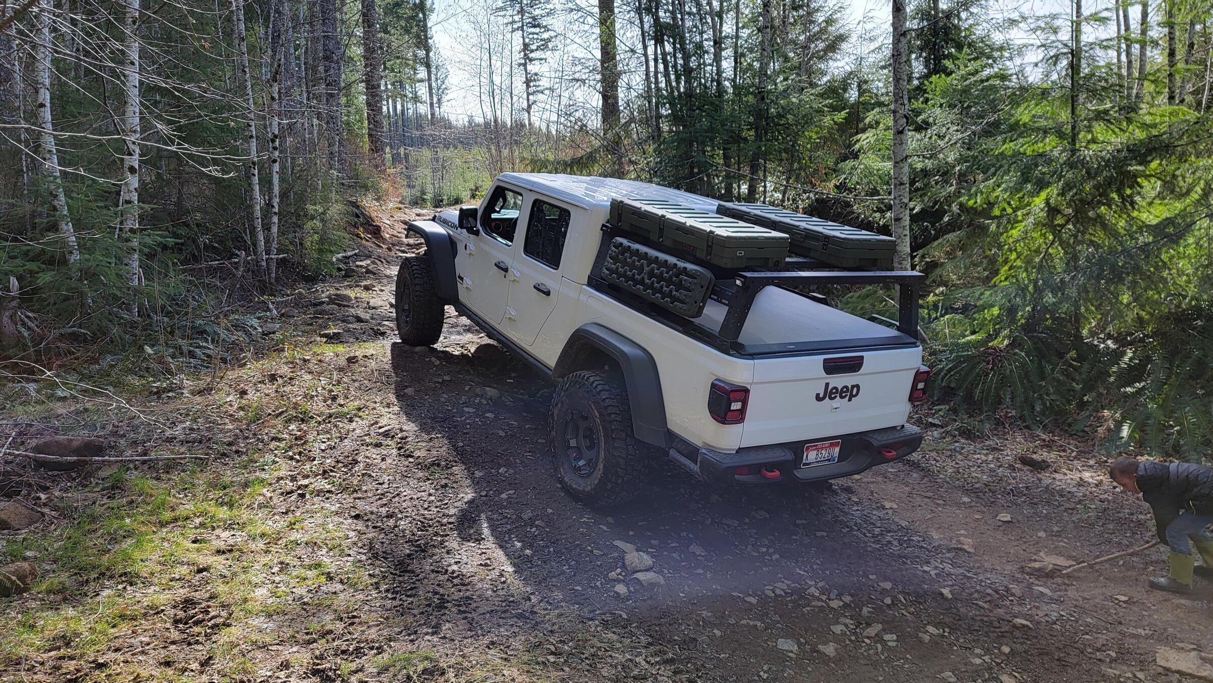 Jeep Gladiator Project Reverse Mullet 2022-03-25 14.20.33
