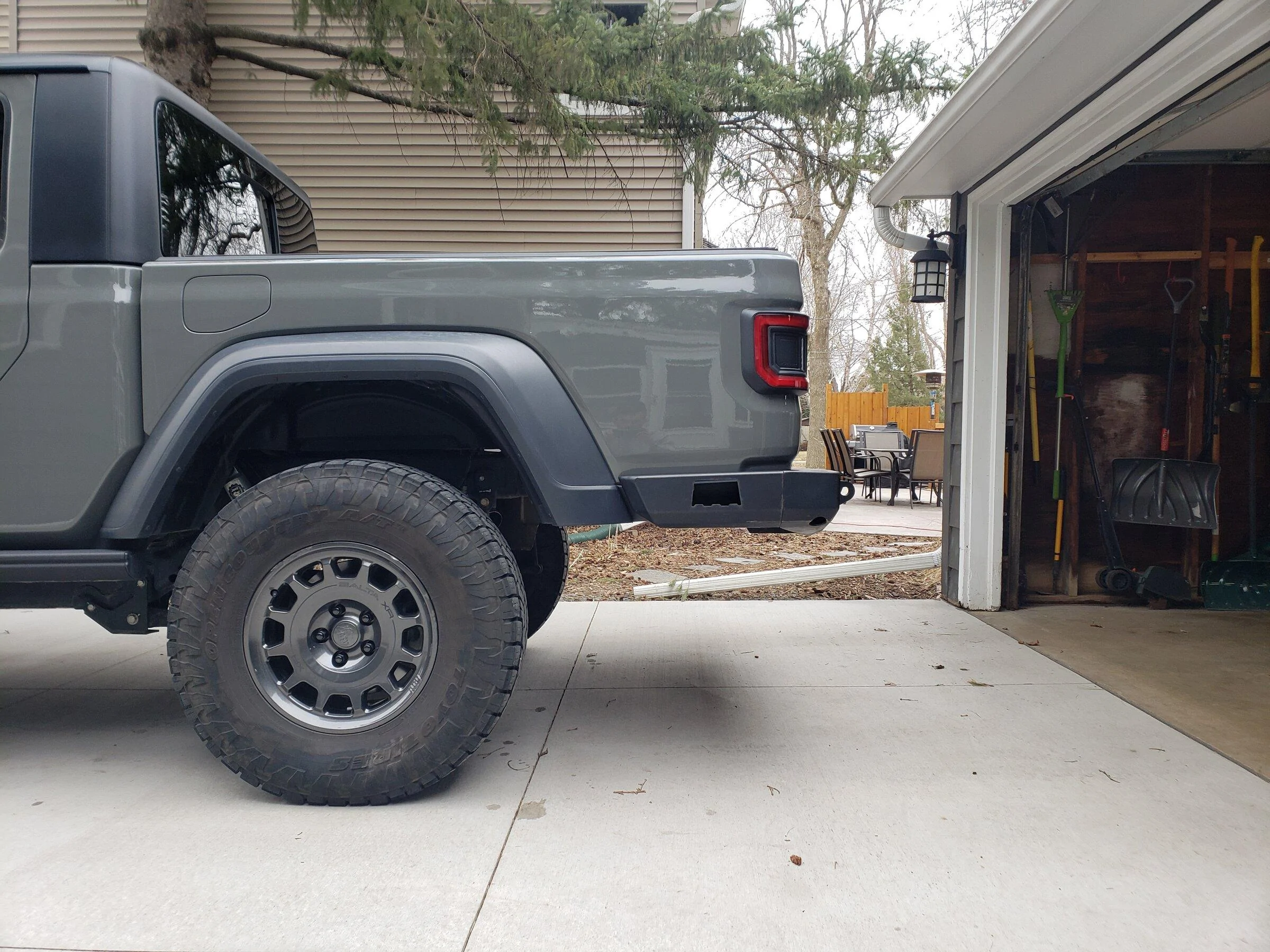 Jeep Gladiator Anyone hacked off the 2 mufflers ? 20220420_105037