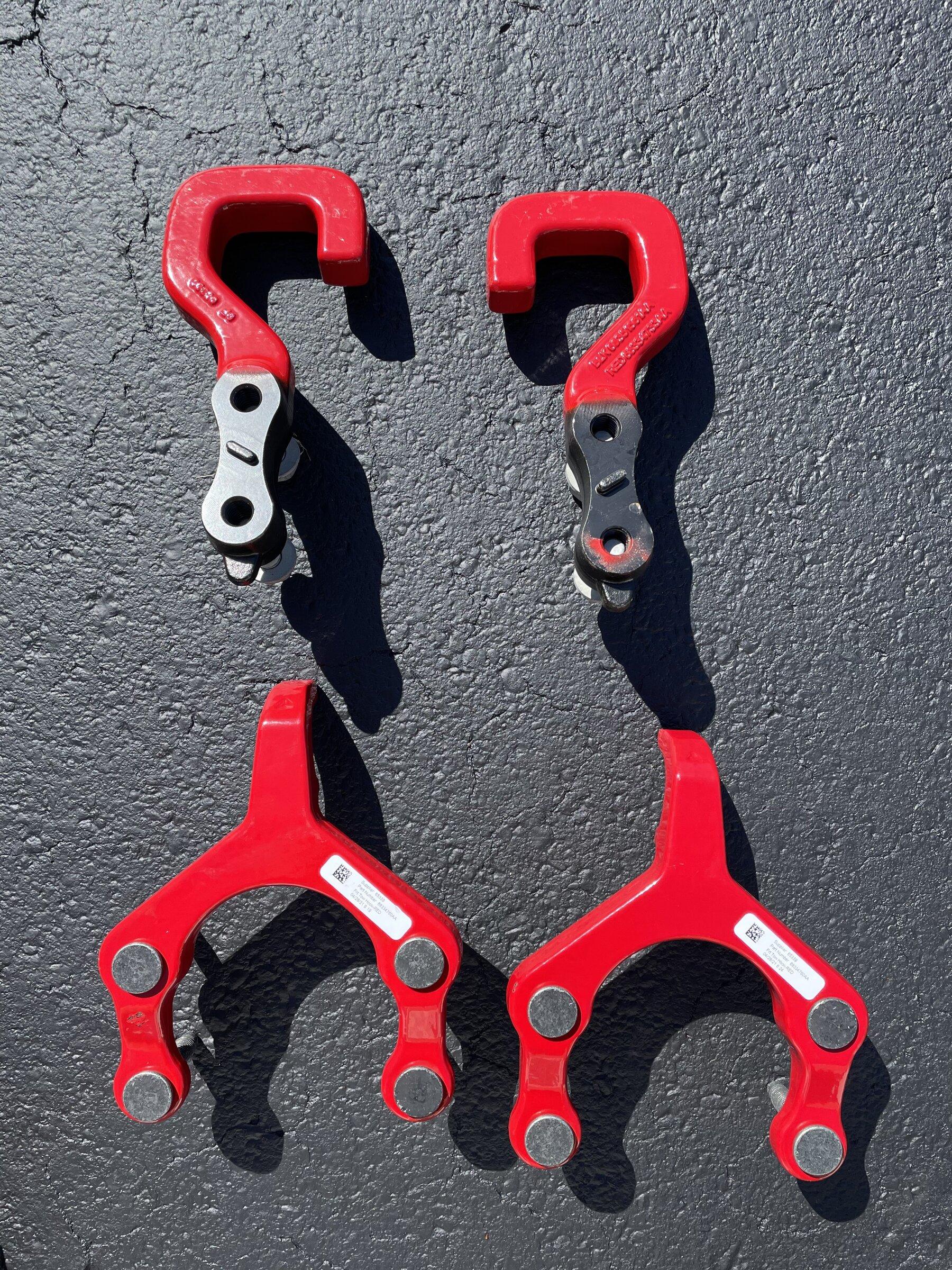 Jeep Gladiator Rubicon Tow hooks 179A4665-00C7-4E39-9B10-0ED19B174F50