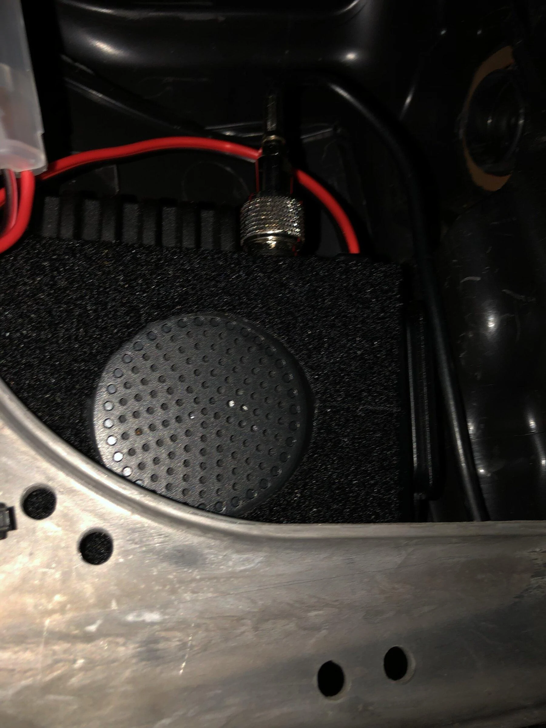 Jeep Gladiator Midland MXT275 Micro Mobile GMRS Stealth Install 9BC5C0CF-BA1E-4BEF-AB20-247548BB5B3D