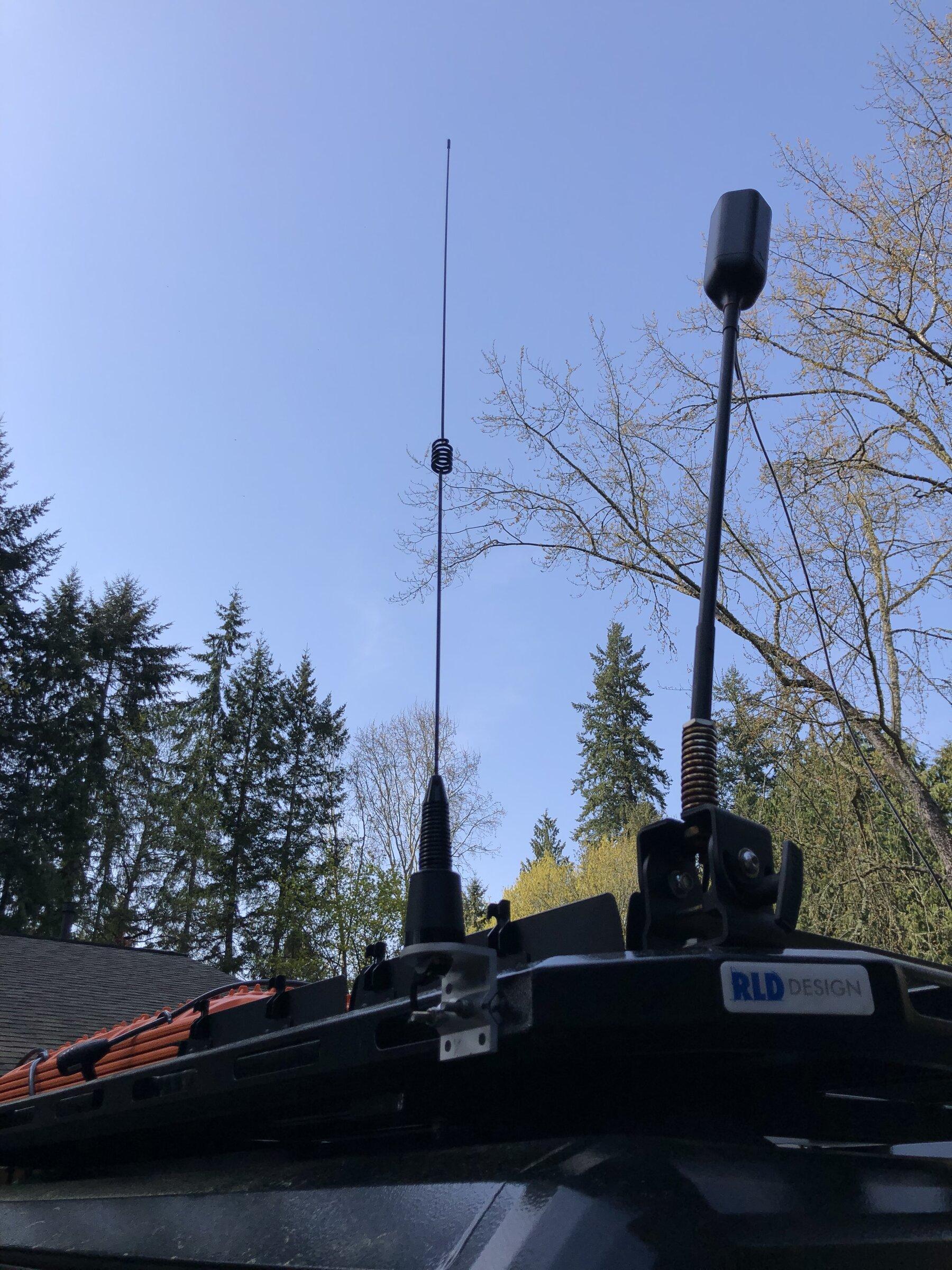 Jeep Gladiator Midland MXT275 Micro Mobile GMRS Stealth Install 84678854-830D-4C73-B594-841F2778C534