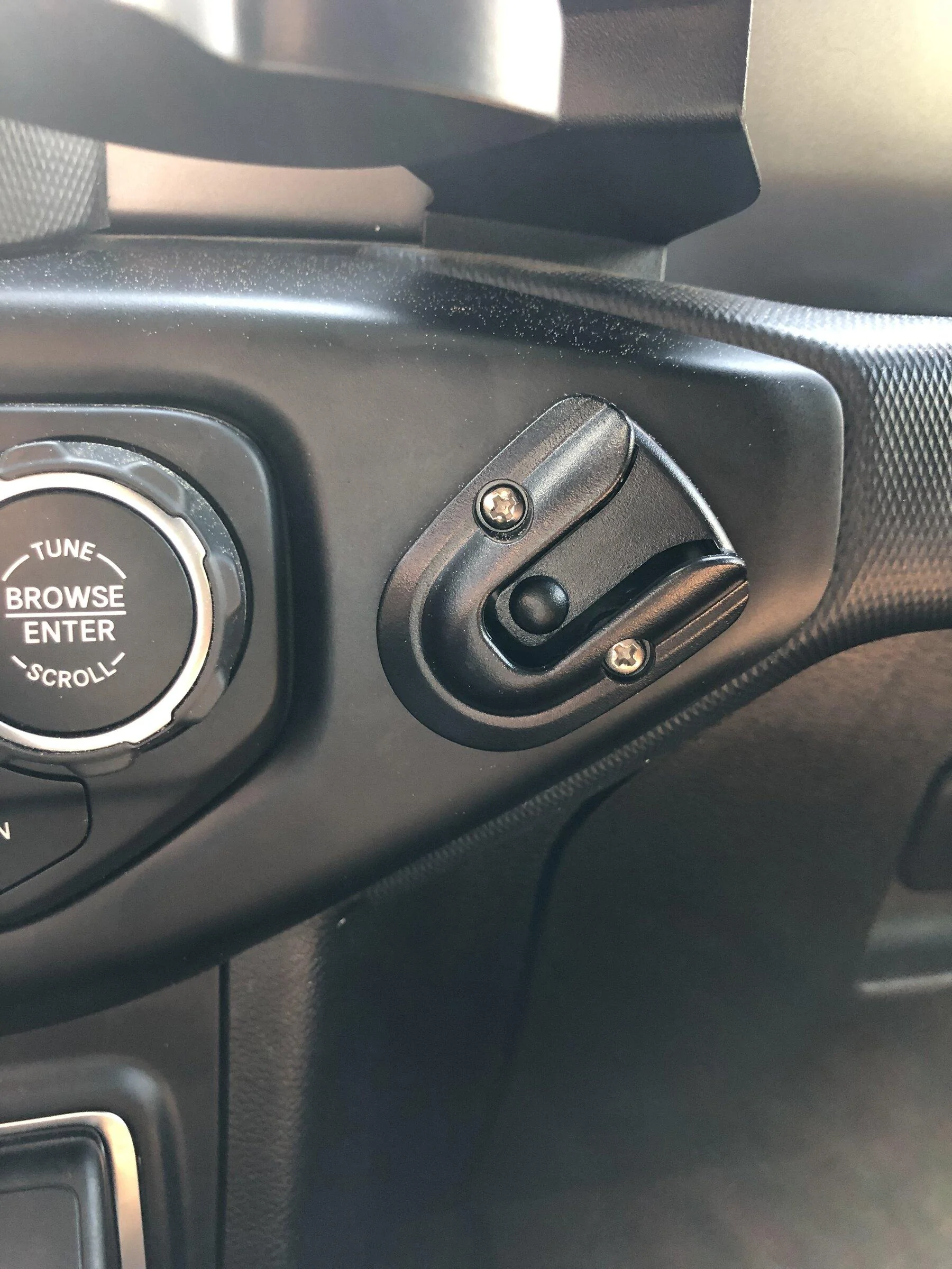 Jeep Gladiator Midland MXT275 Micro Mobile GMRS Stealth Install 3897E862-56F7-4516-AE28-6C48EAC7315B