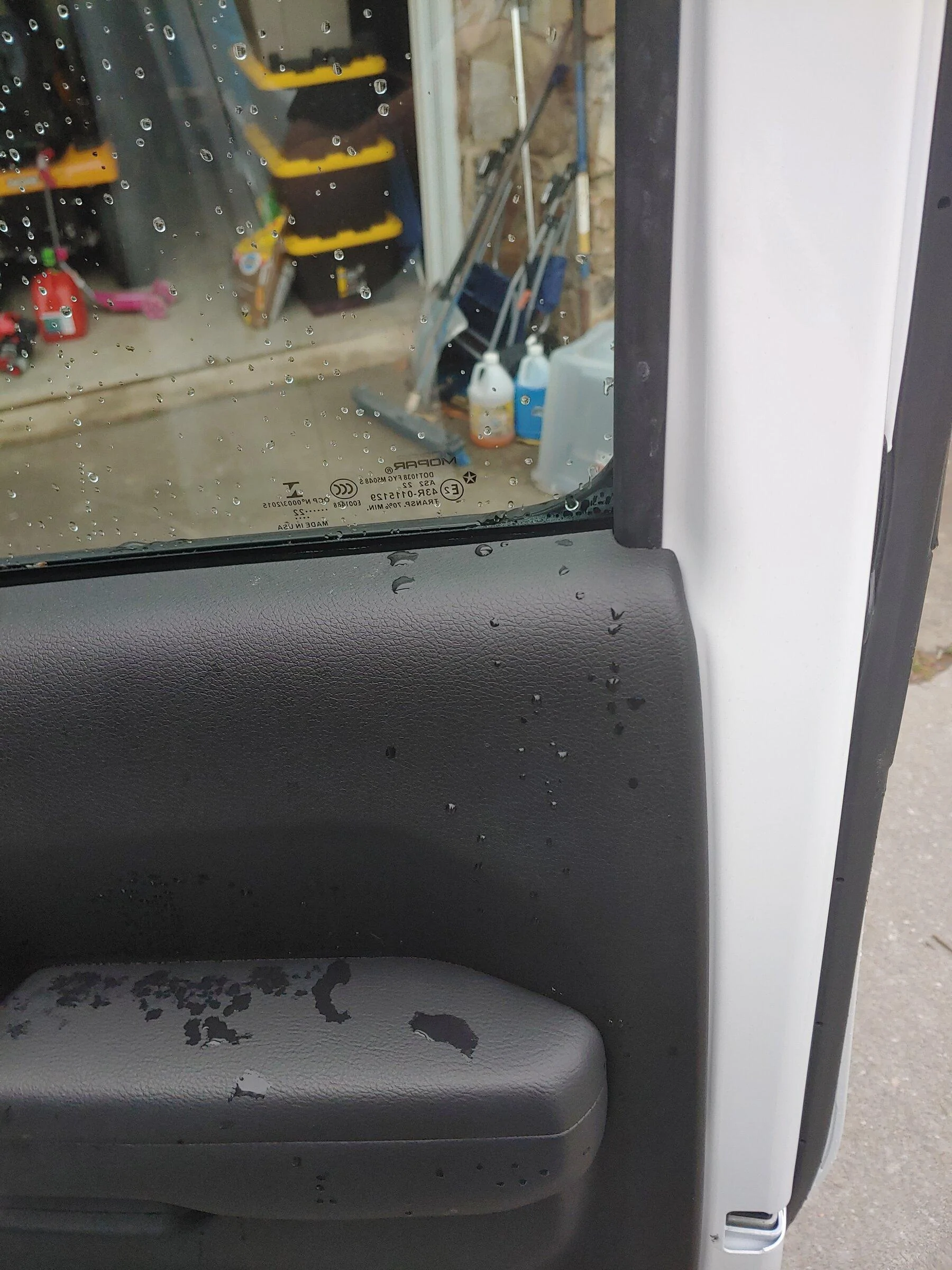 Jeep Gladiator Door frame weep hole leaks into my passenger side when raining... 0416221040d