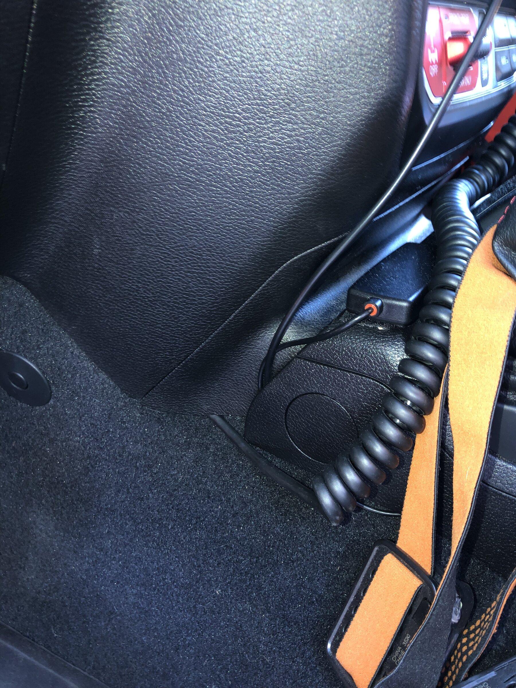 Jeep Gladiator Midland MXT275 Micro Mobile GMRS Stealth Install 72C96763-D64F-43E3-8C02-04EFCA4C81A0