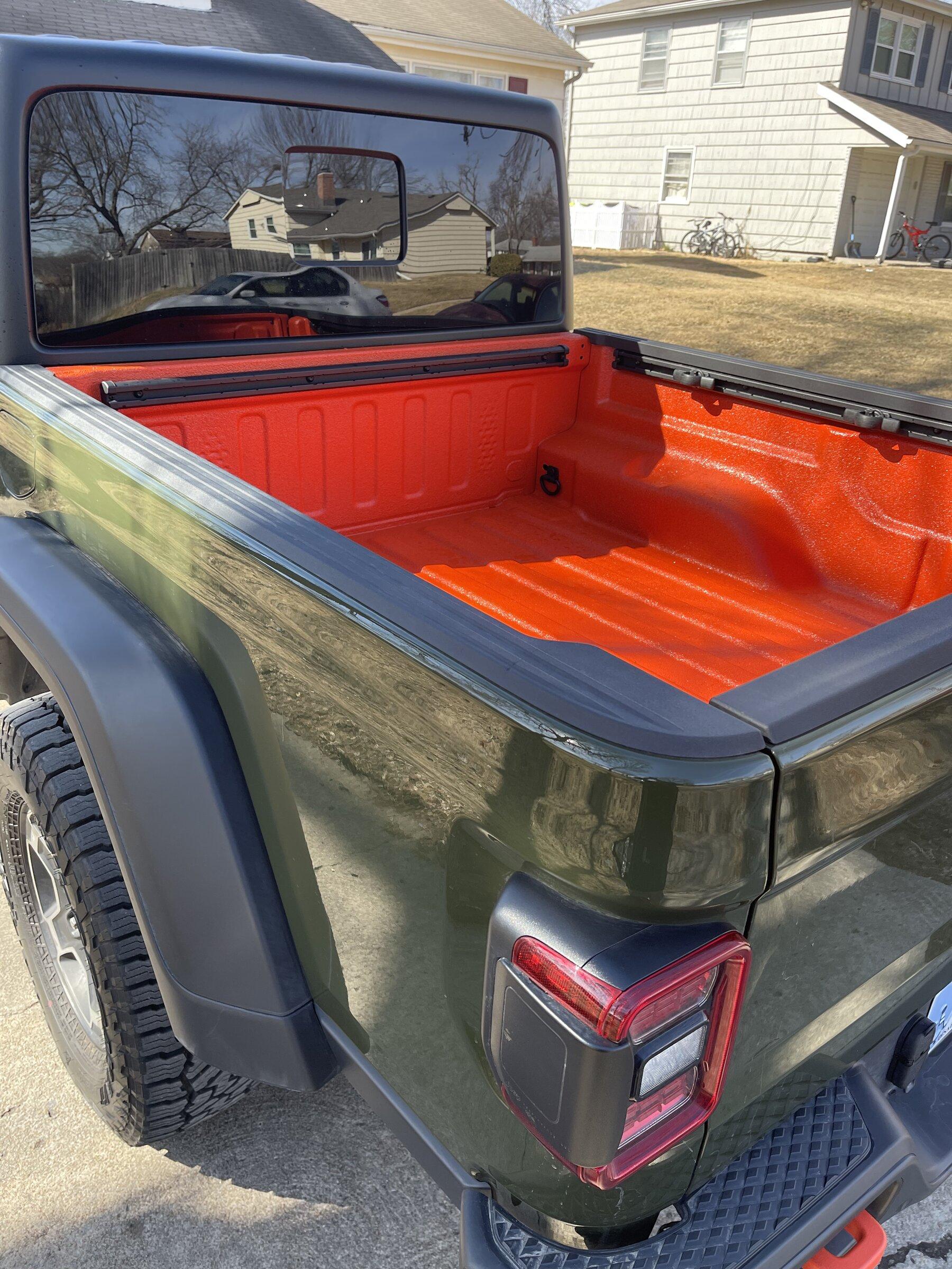 Jeep Gladiator Mojave orange mods 5437E7BF-3879-4AD3-93AF-C6B7E12AE047