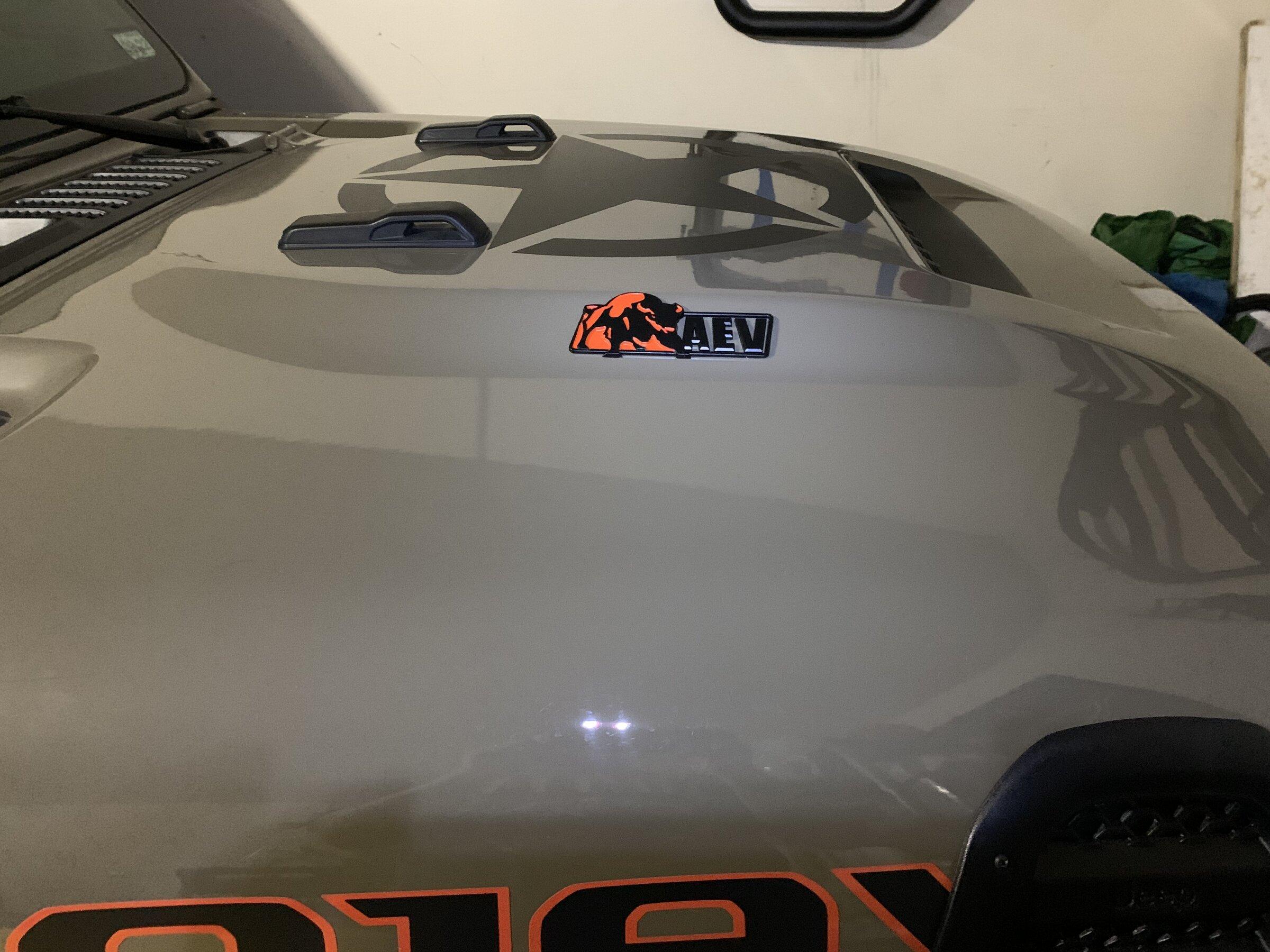 Jeep Gladiator Mojave orange mods FFD4A111-D19E-4E5D-8EFC-870725DD1440