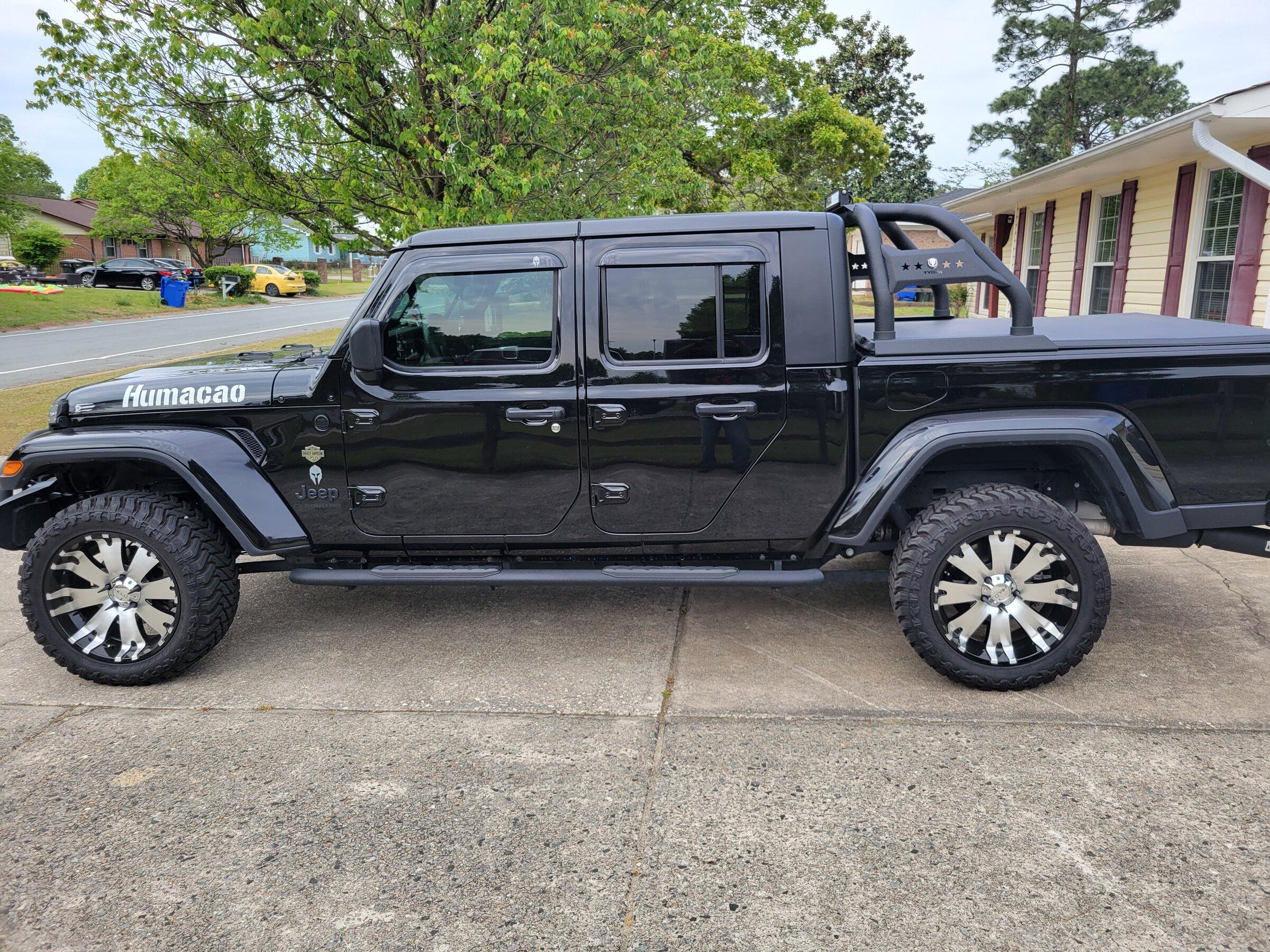 Jeep Gladiator Installed a few add ons 20220429_095348