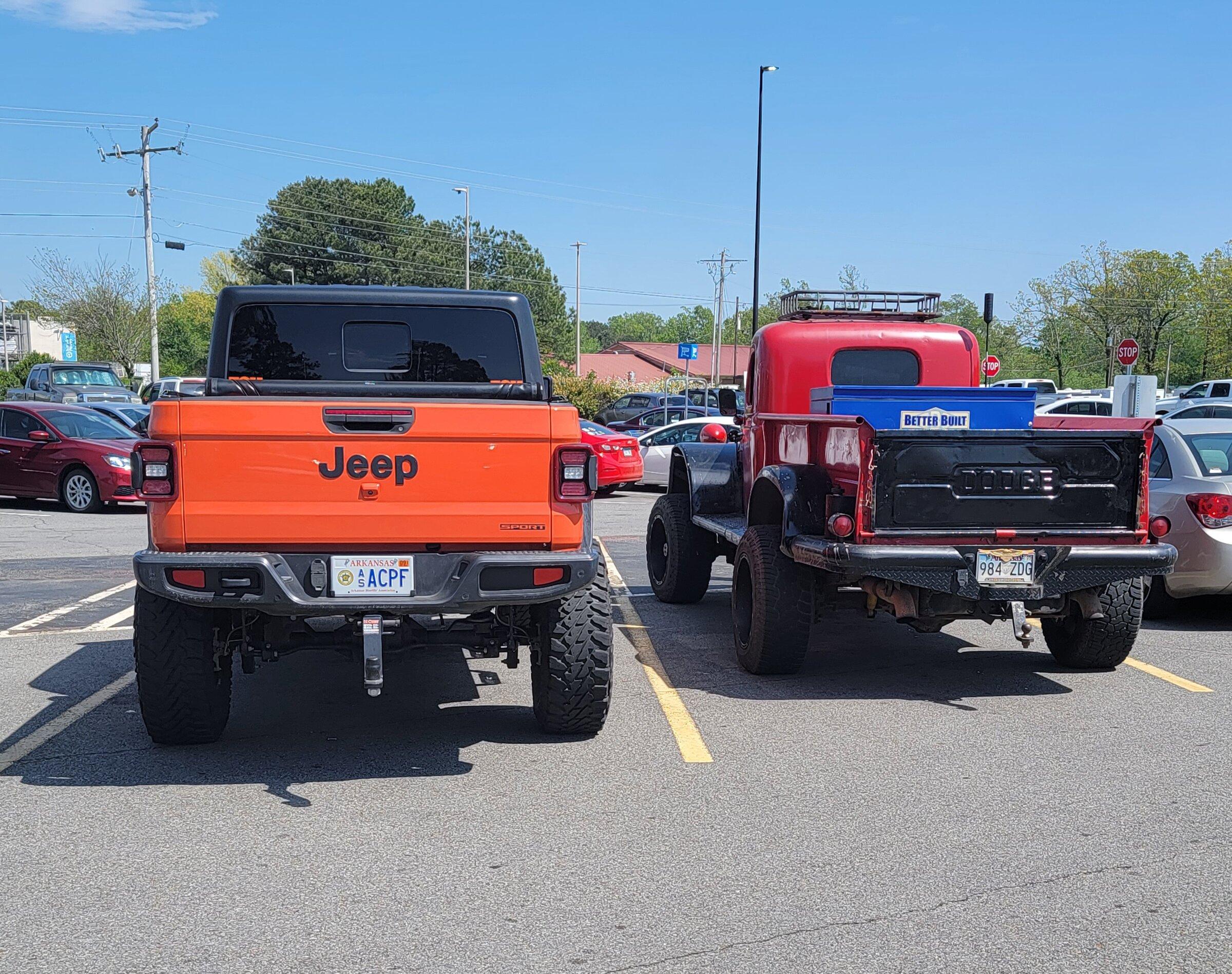 Jeep Gladiator Jeeps Parking Next To Jeeps 20220429_151605