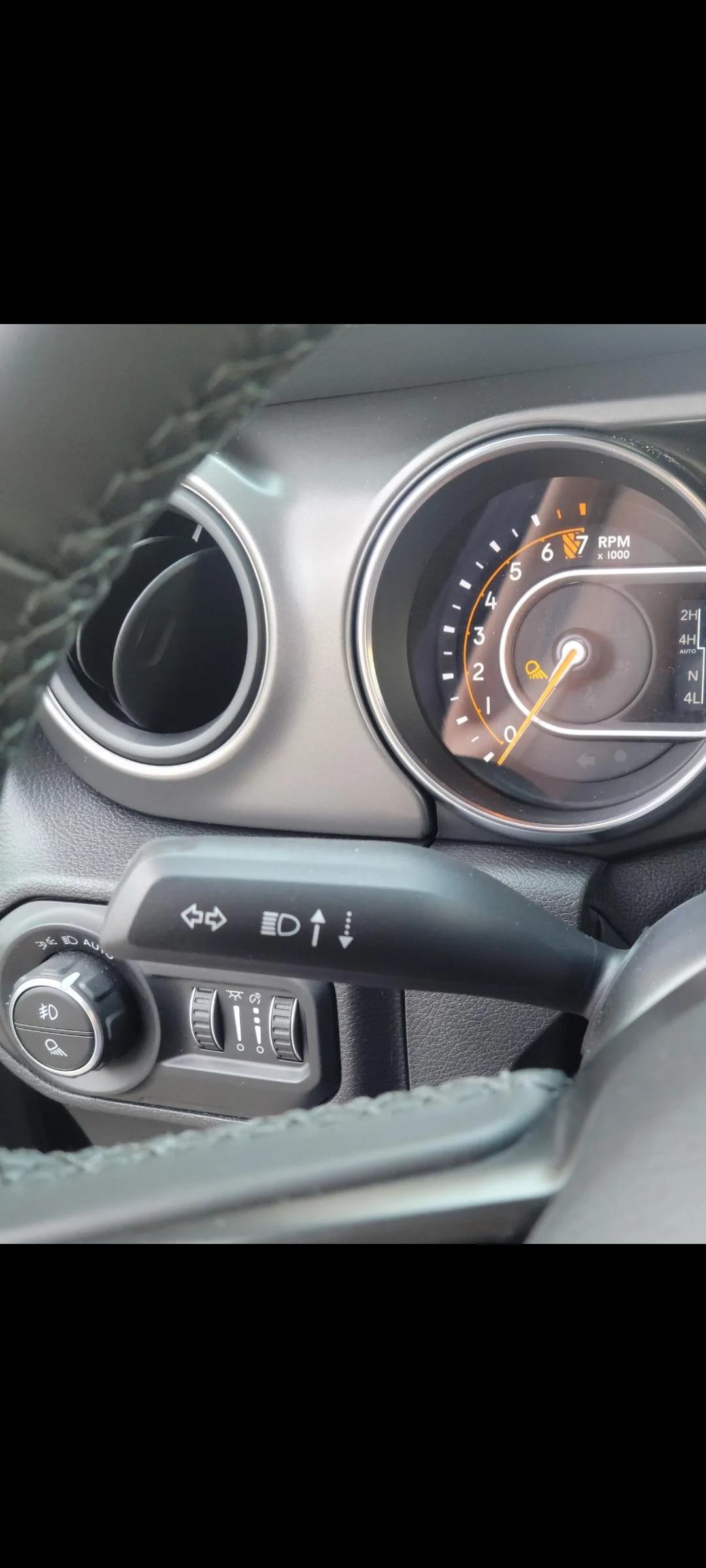 Jeep Gladiator JT auto lights question Screenshot_20220429-165534_Photos
