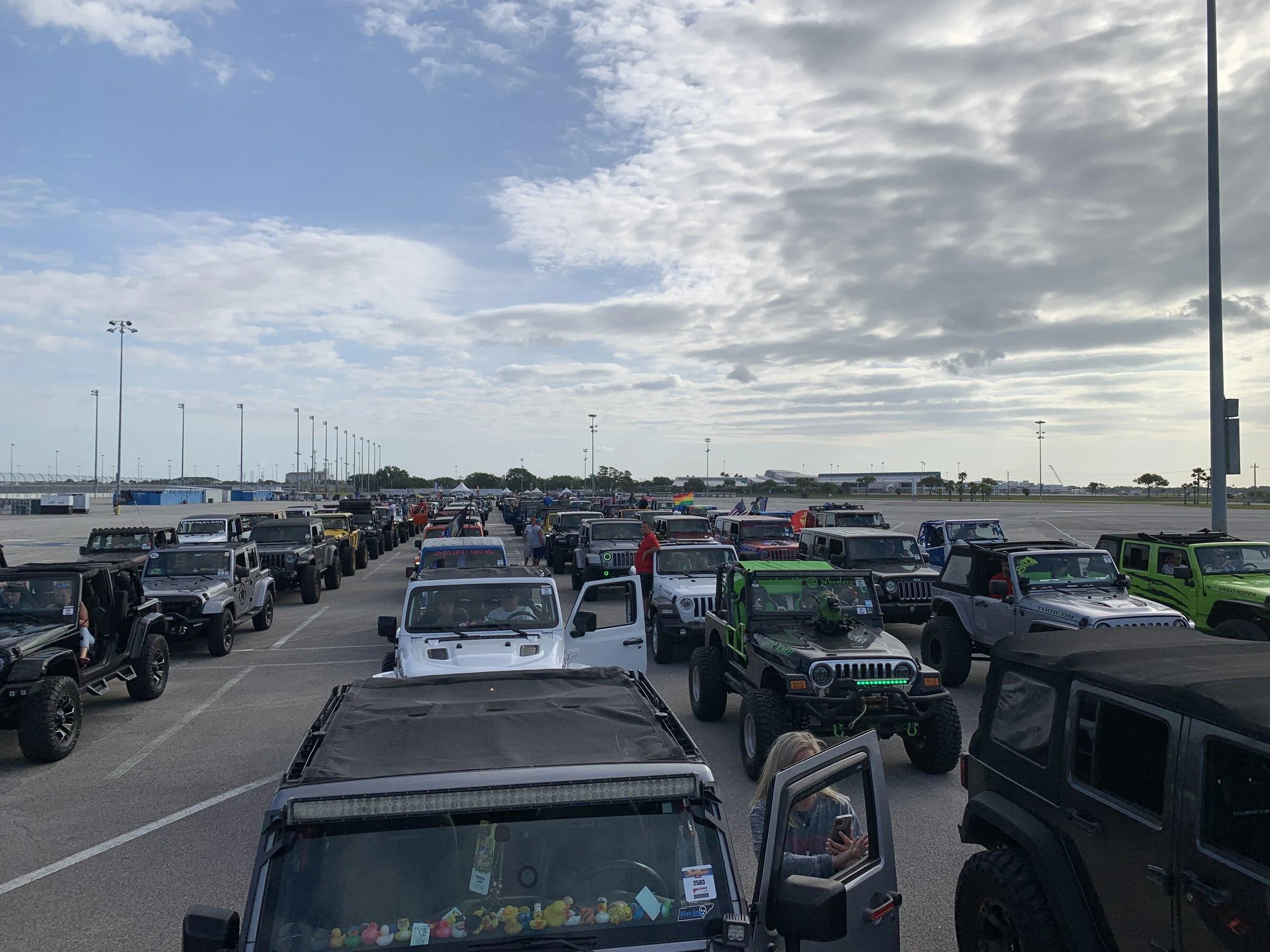 Jeep Gladiator Jeep Beach 2022 Daytona Beach D987078A-9B07-4CE3-AC95-0D74765F6F2A