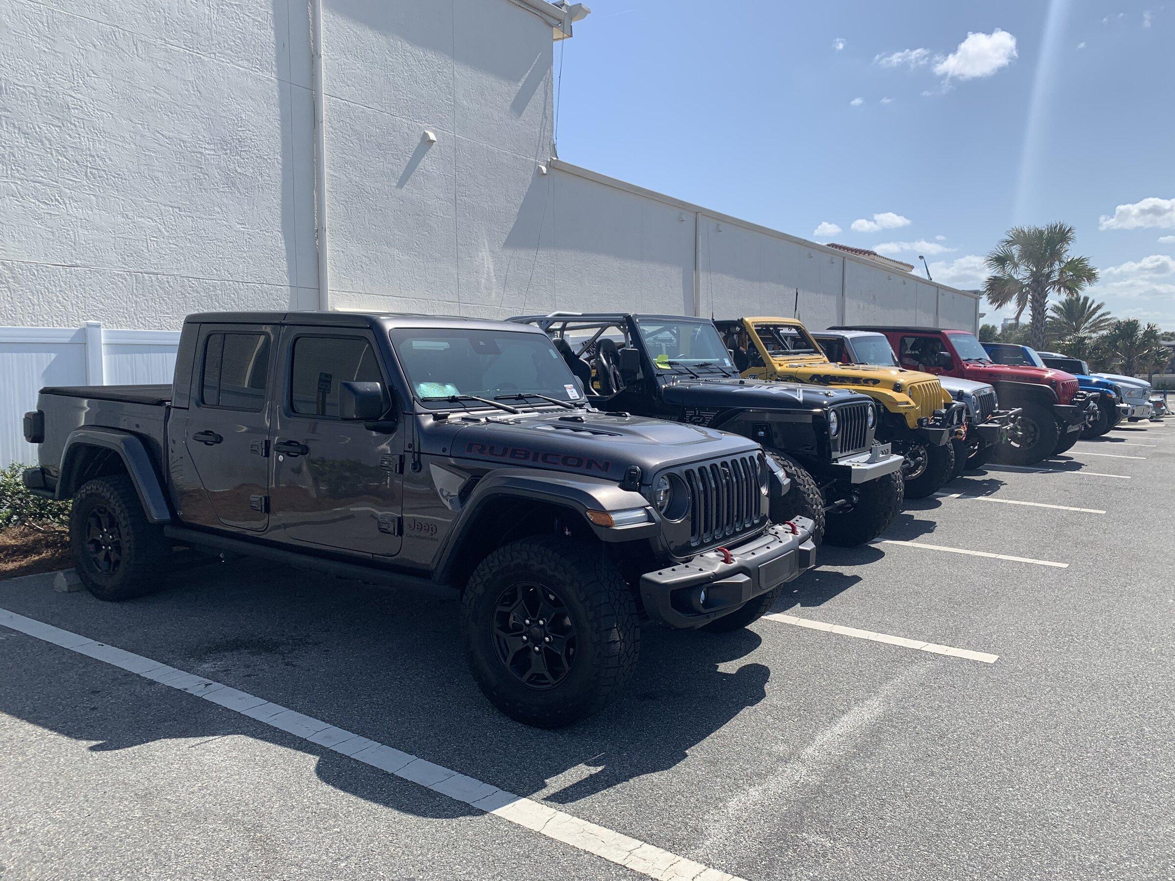 Jeep Gladiator Jeep Beach 2022 Daytona Beach F4A53E49-1D51-41C0-A021-E9240B96EC7A