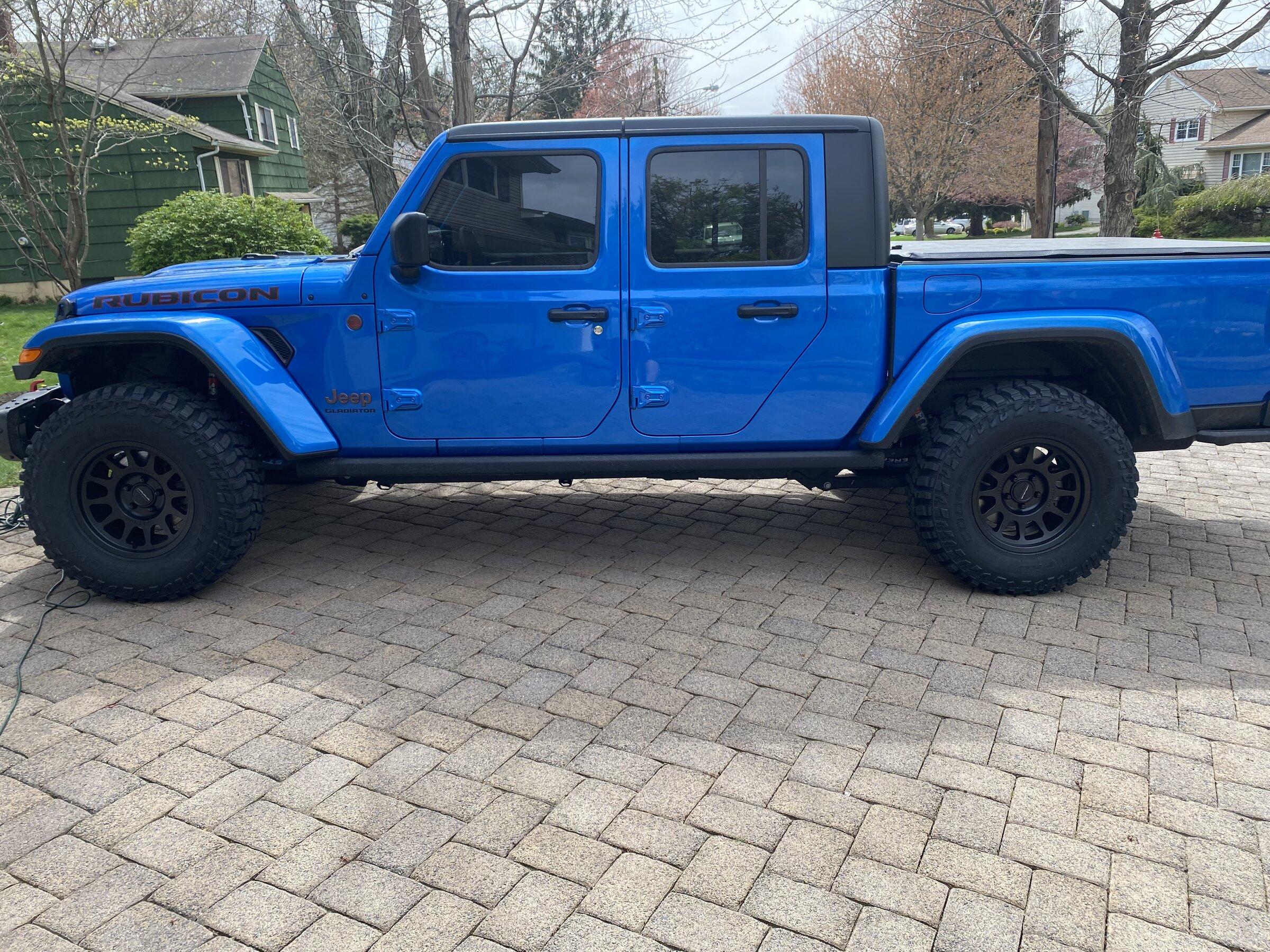 Jeep Gladiator HYDRO BLUE PEARL Gladiator JT Club 73EBC9A0-A5FF-4E3C-9041-B5F552898D9C