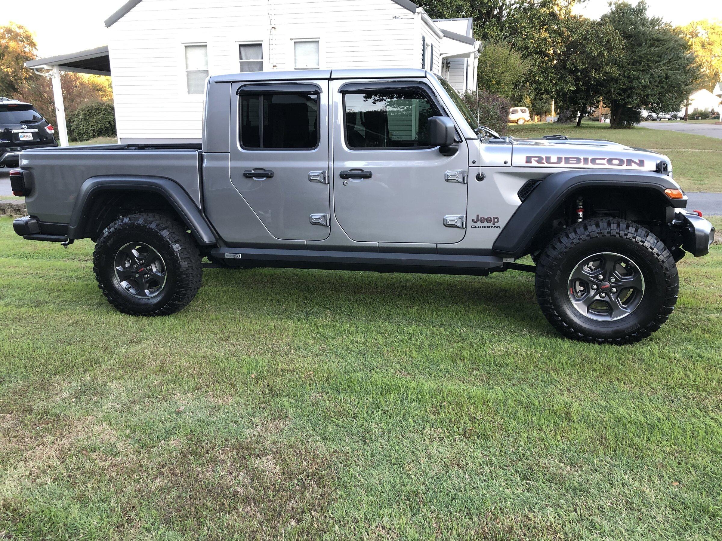 Jeep Gladiator SILVER ZYNITH Gladiator JT Club A3BCC9D5-1D6D-49C1-96E9-D2A0CE452848