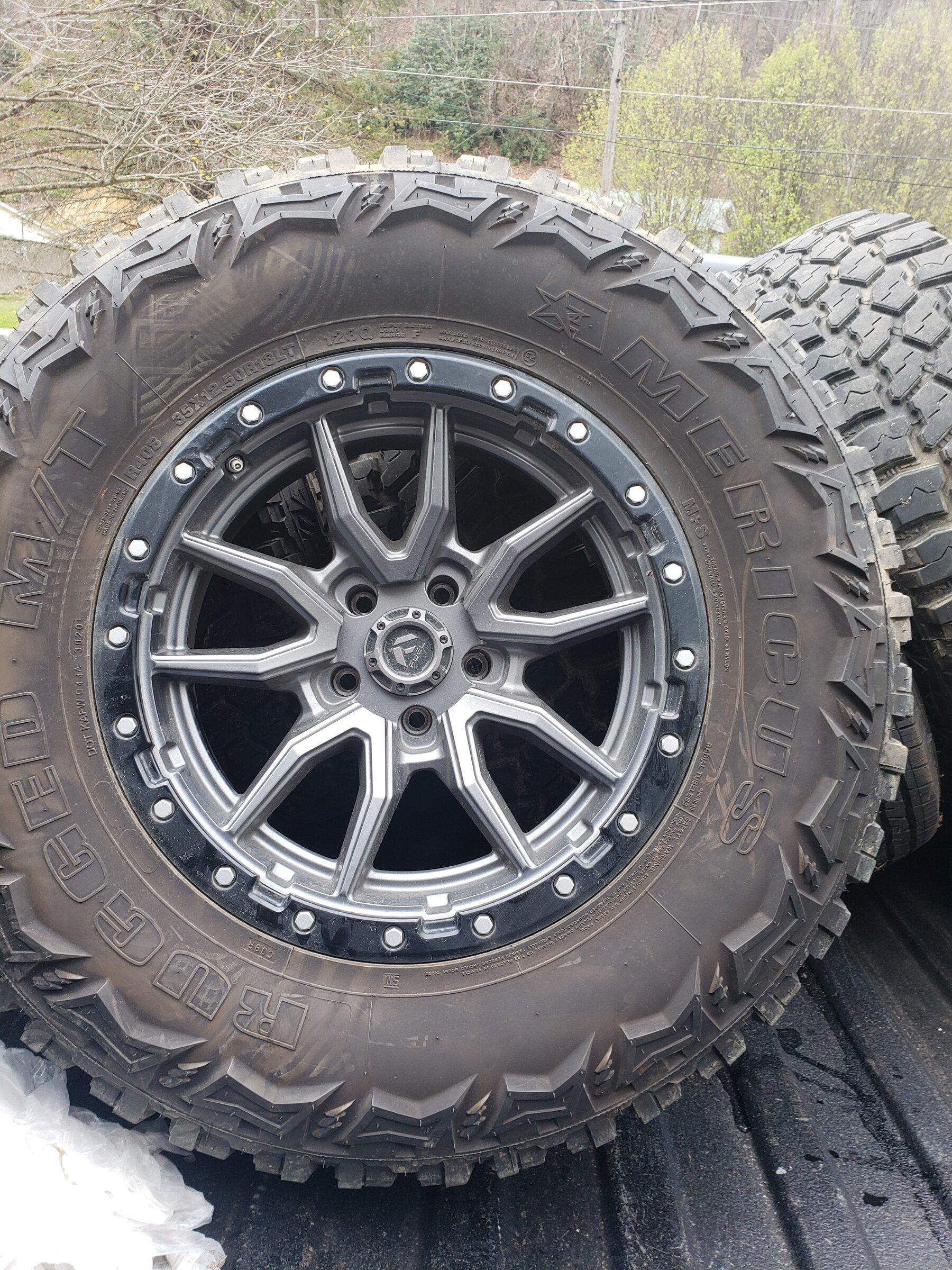Jeep Gladiator 18x9 fuel rebel and 35 12.50 18 20220417_163425