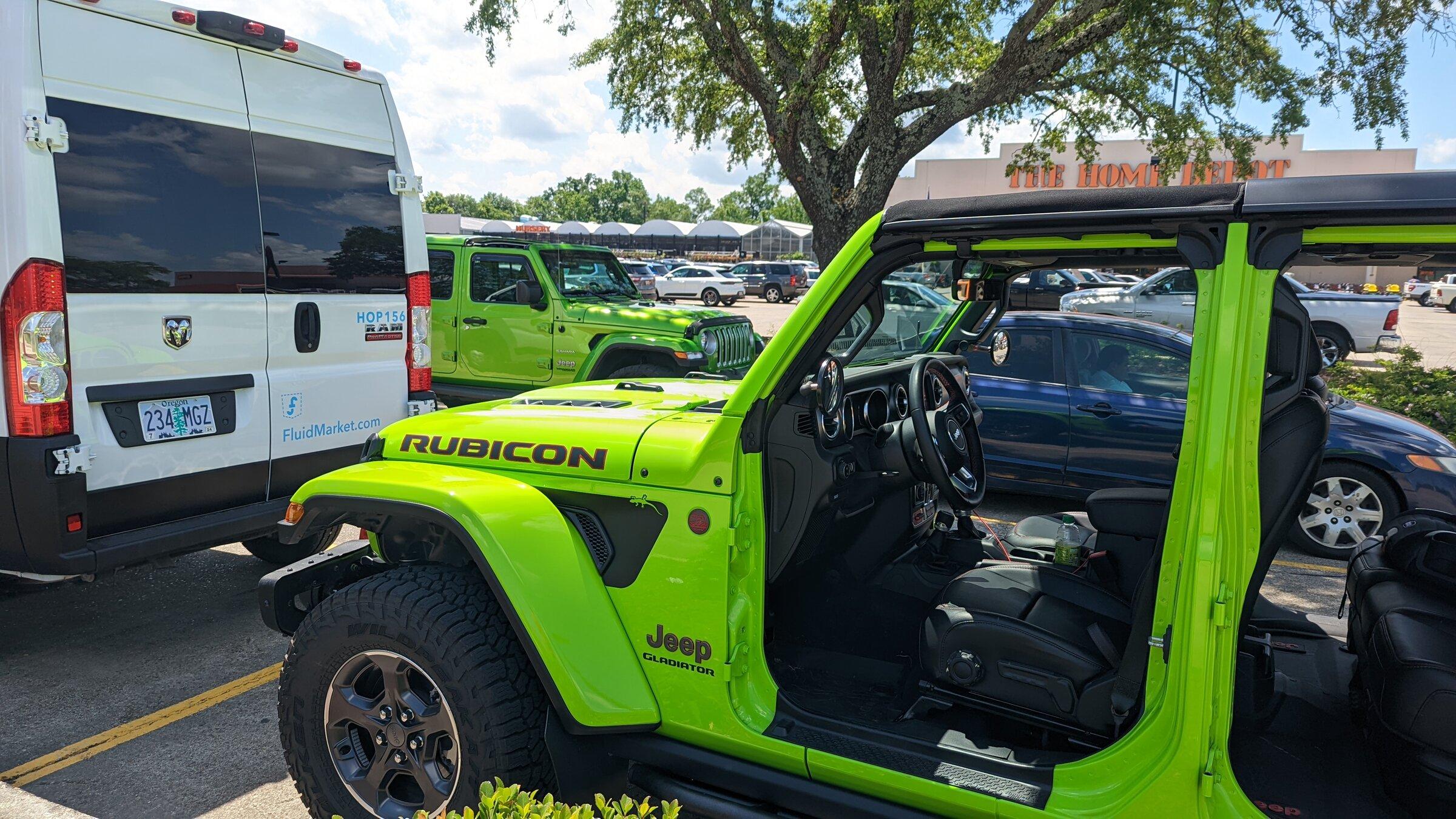 Jeep Gladiator Jeeps Parking Next To Jeeps PXL_20220430_162359432
