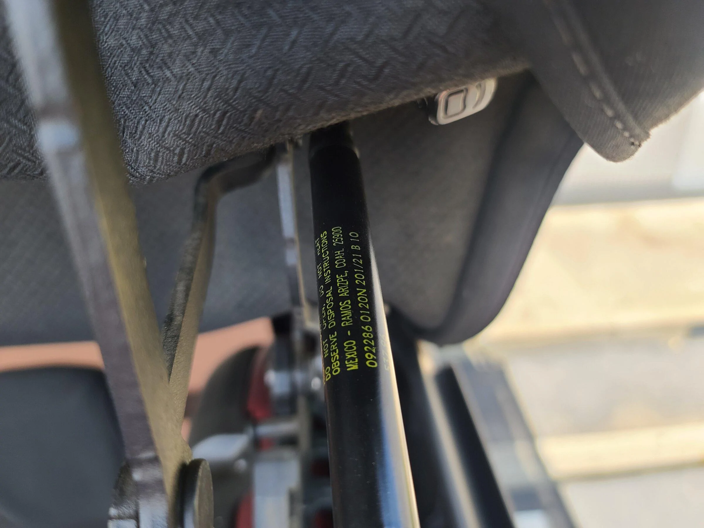 Jeep Gladiator Soft top leak above windshield. 20220430_141540