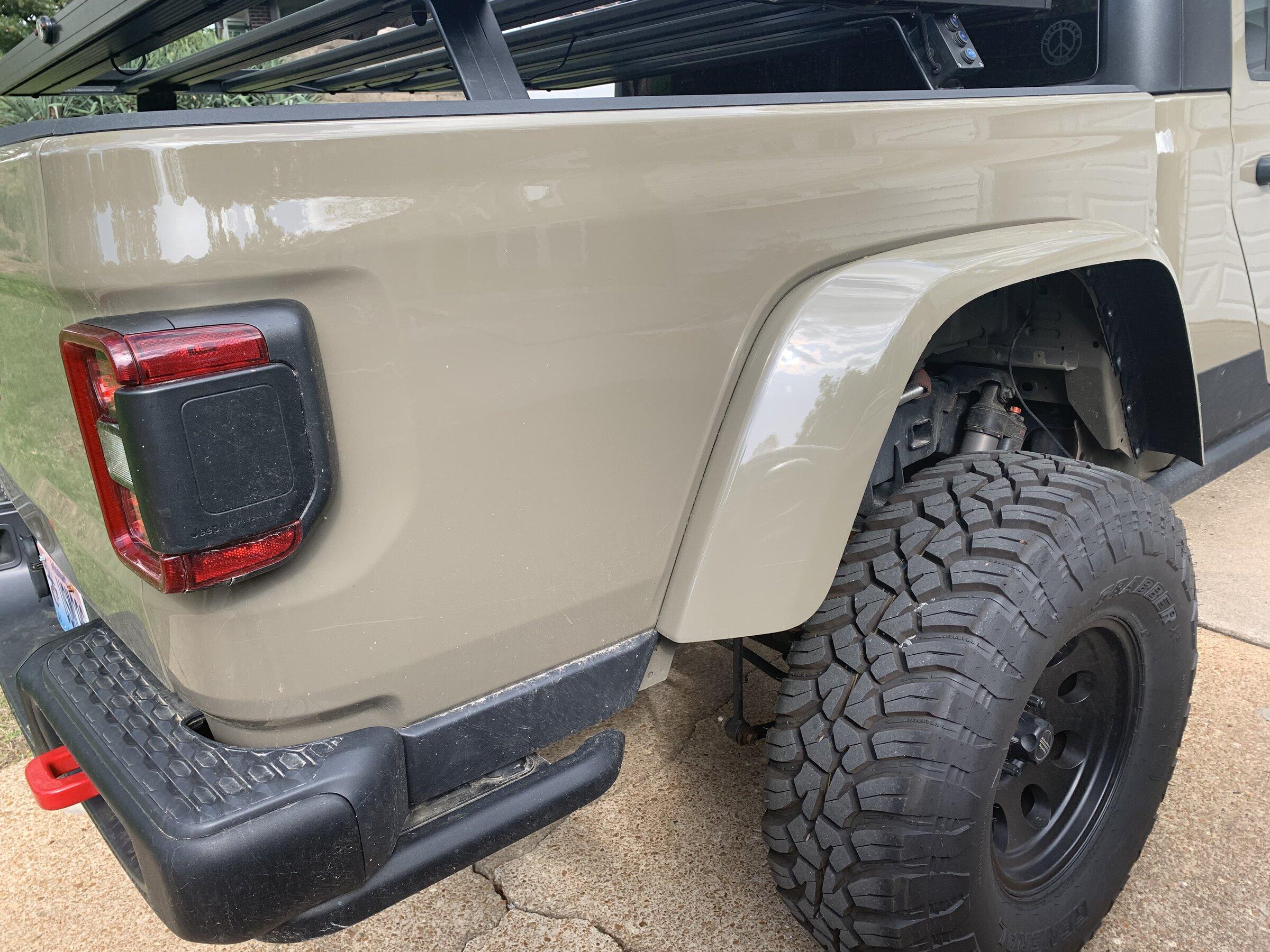 Jeep Gladiator Gator green JT bed for sale 671359D0-2C4C-4A55-A507-F90B4F5EB350