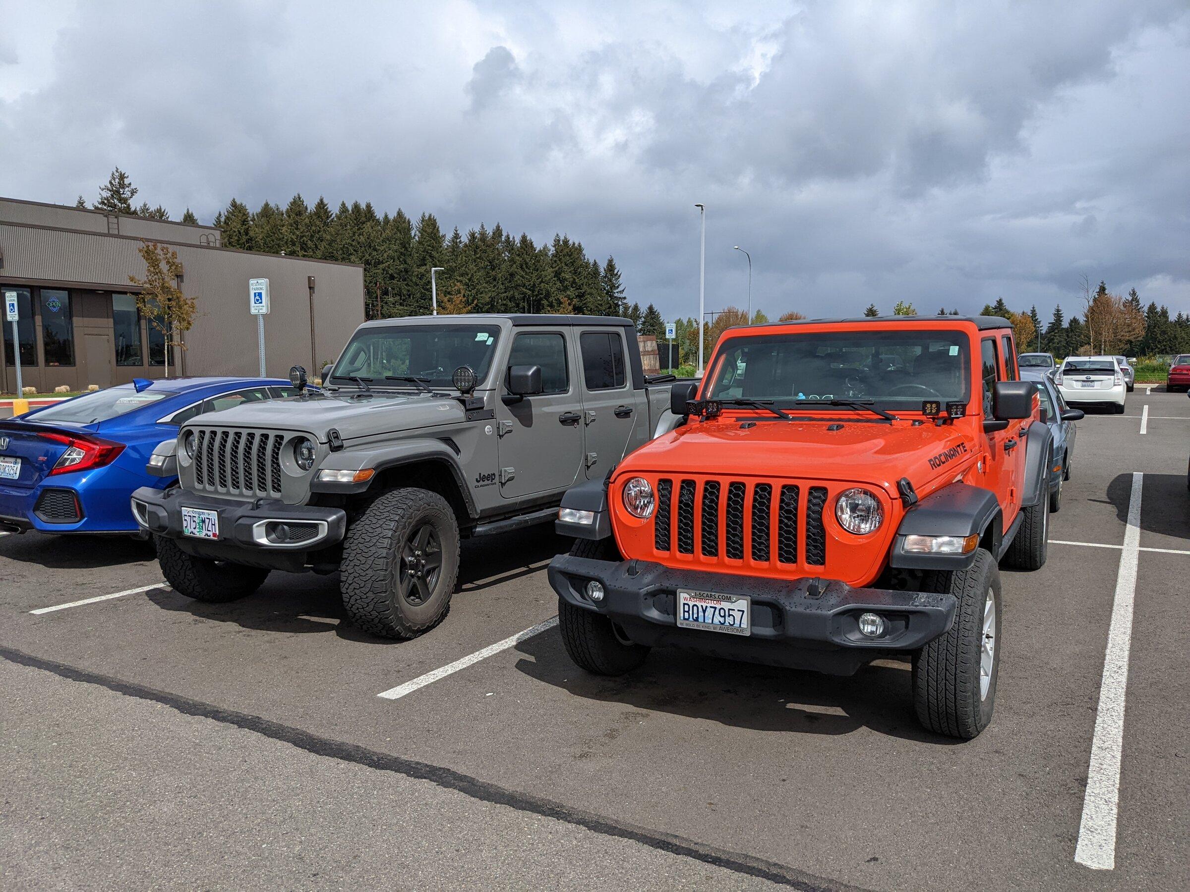 Jeep Gladiator Jeeps Parking Next To Jeeps PXL_20220430_175919170
