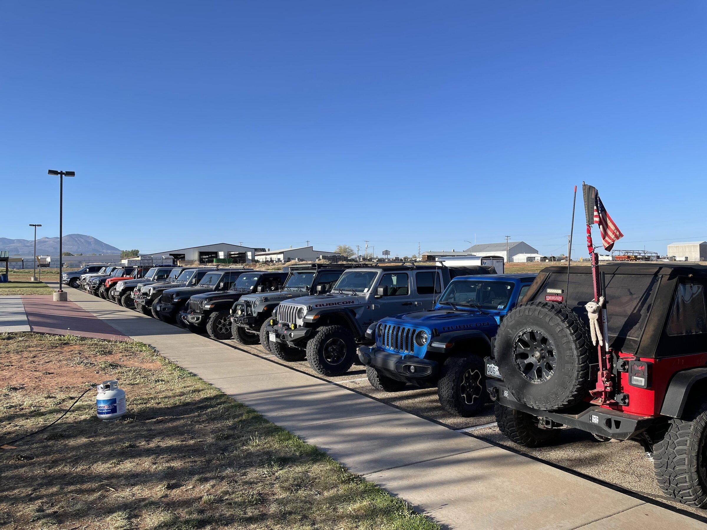 Jeep Gladiator Jeeps Parking Next To Jeeps 60EE5C13-A911-4F97-99A6-A790A076E612