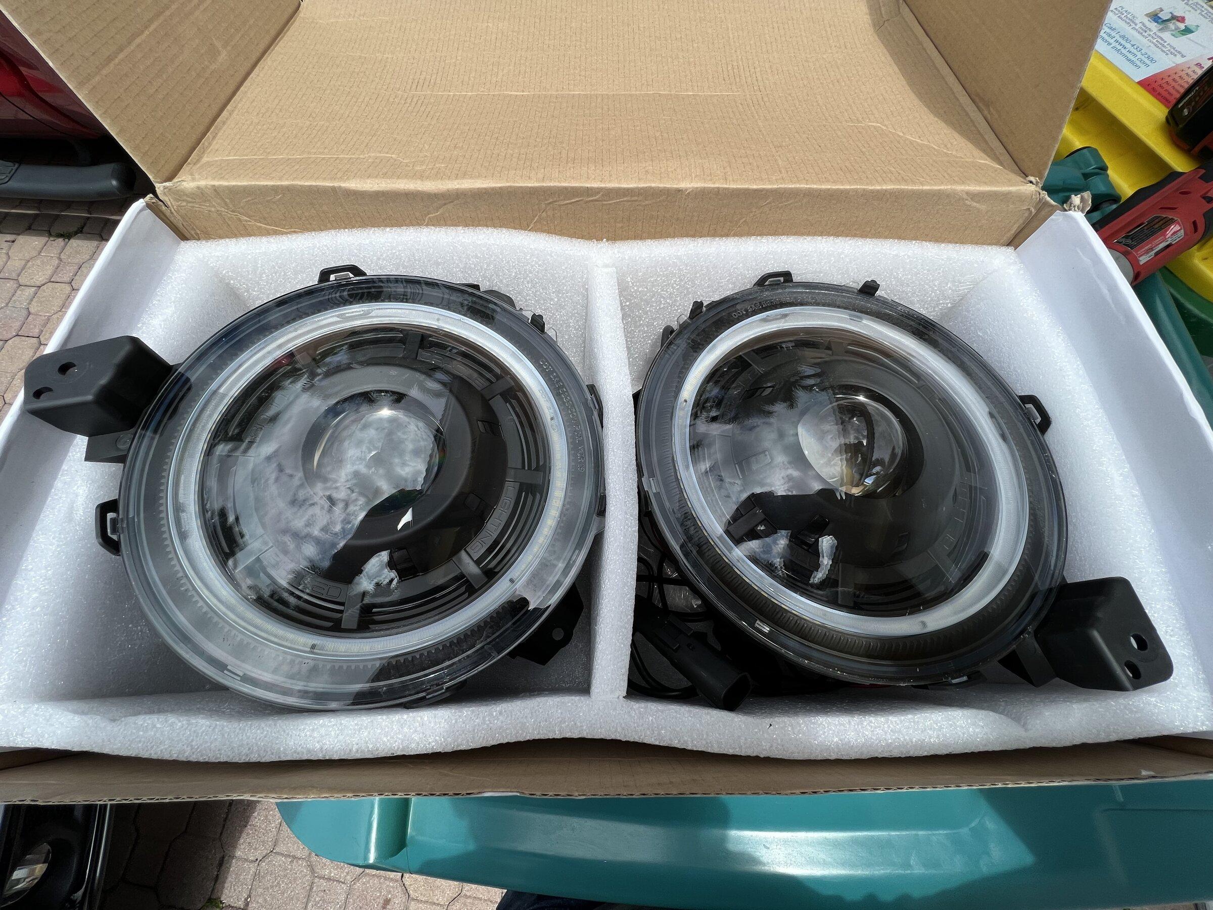 Jeep Gladiator Jeep Wrangler/Gladiator ORACLE Oculus Bi-LED Matte Black Projector Headlights ($450 Shipped) Used IMG_2560