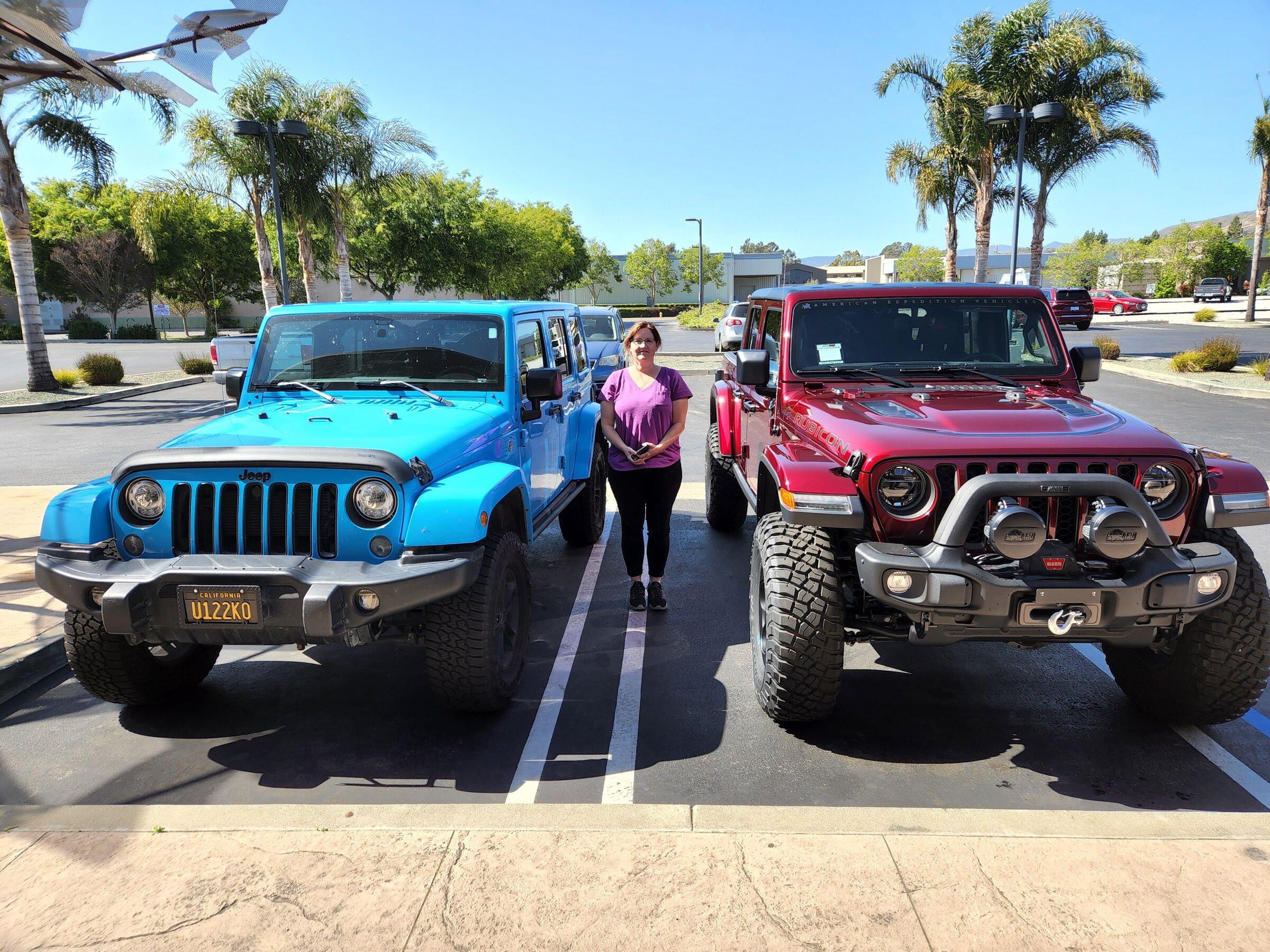 Jeep Gladiator Jeeps Parking Next To Jeeps 20220430_154740