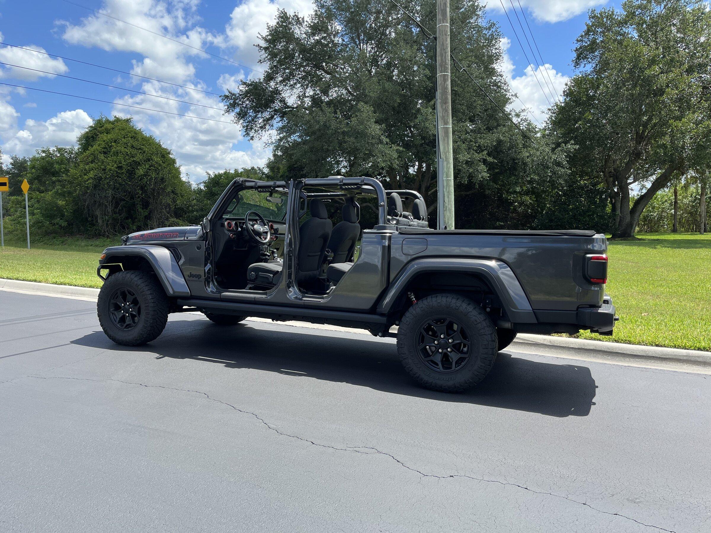 Jeep Gladiator Nude Gladiators (no doors/tops) - pics please 3E7E2B85-D7C0-4B29-9B34-44A1292FA621