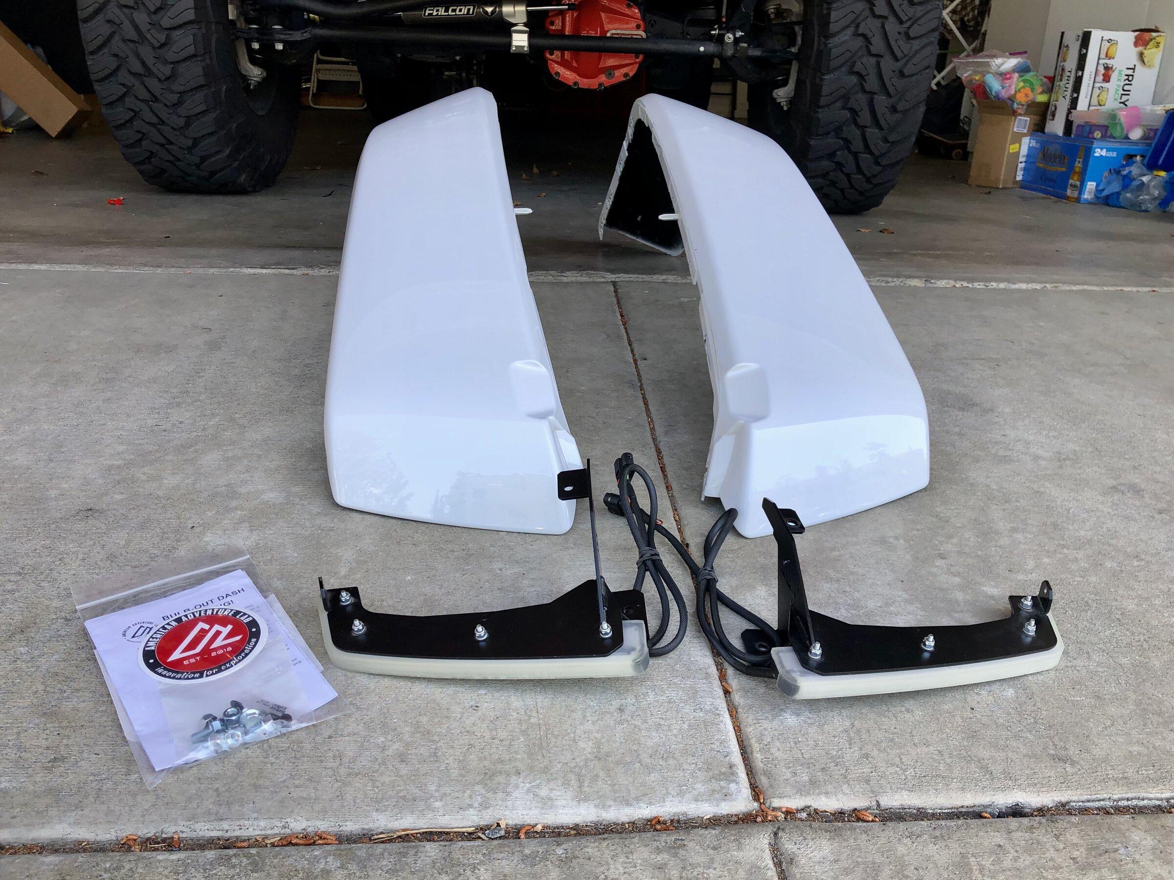 Jeep Gladiator Chopped JT Overland/Sport Fenders with American Adventure Labs Lights 2045DB30-A25B-41F4-9B2F-A4D77E378FAB