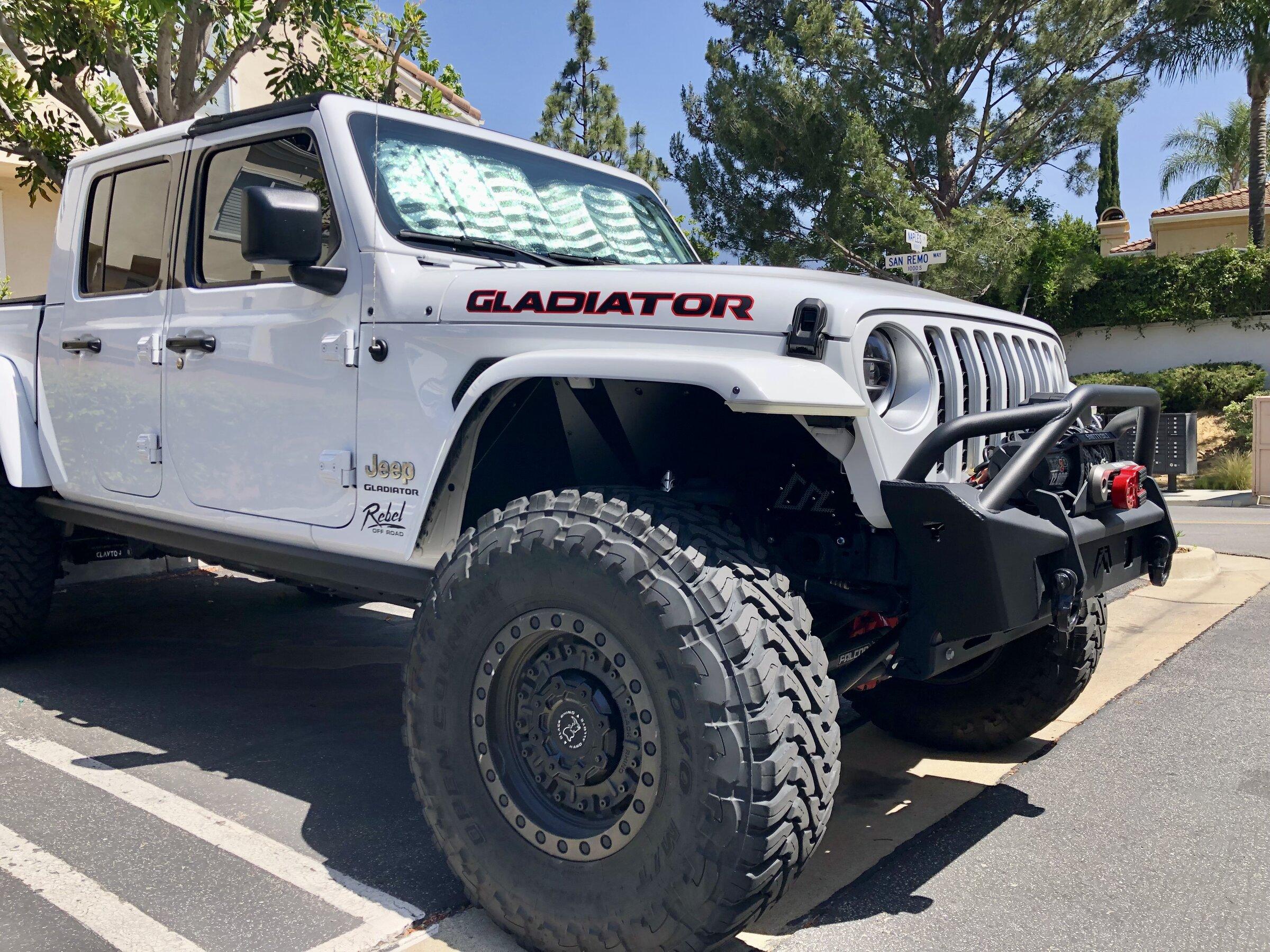 Jeep Gladiator Chopped JT Overland/Sport Fenders with American Adventure Labs Lights 5265AF96-0E87-4126-87A6-A31B616AFB3F
