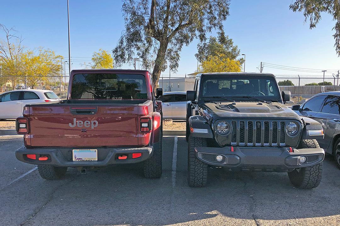 Jeep Gladiator Jeeps Parking Next To Jeeps My-21-Gladiator-Rubicon-KMorenos-001