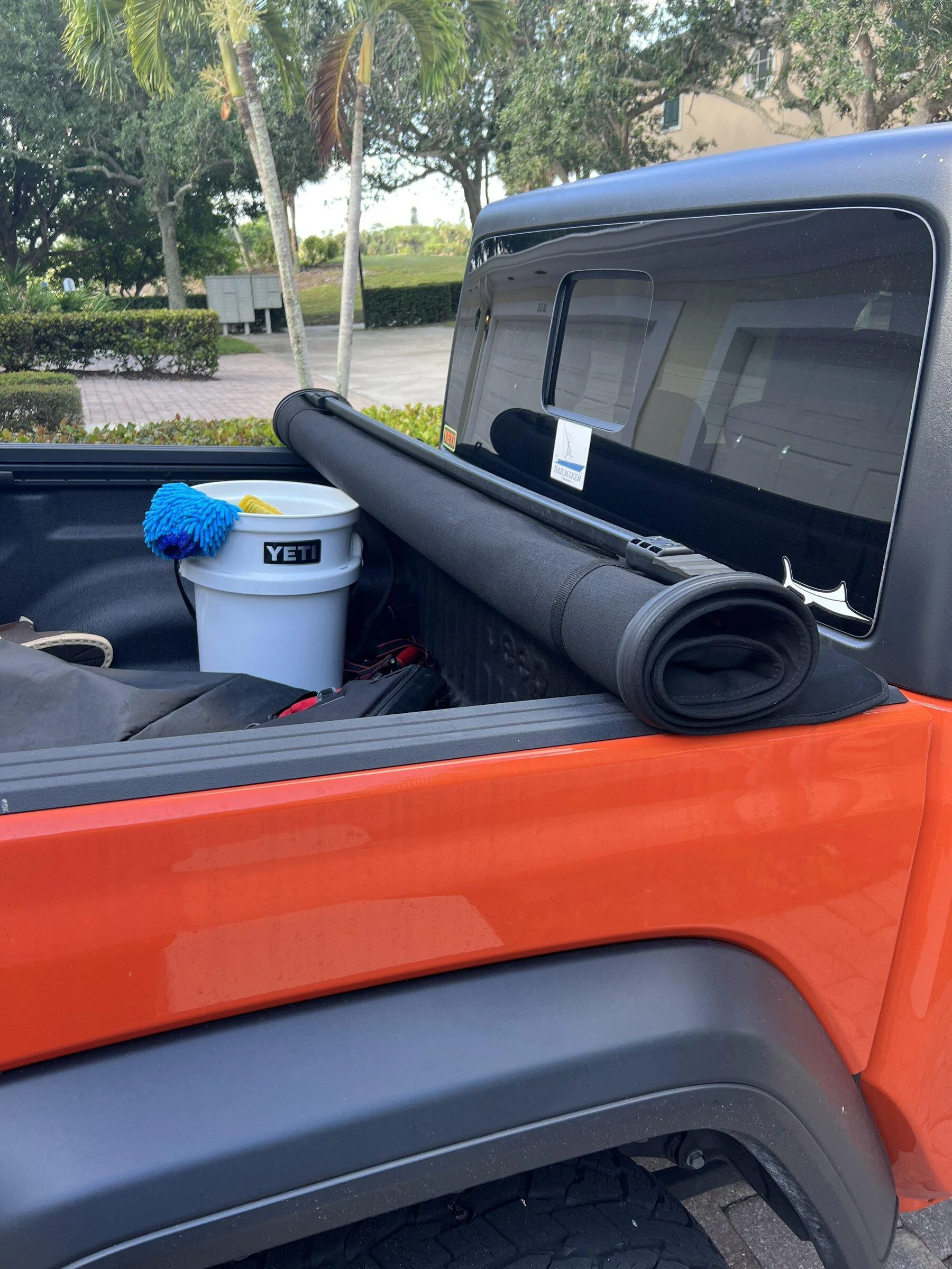 Jeep Gladiator Mopar soft roll up bed cover 5D848869-1E2E-4D51-A464-00D33D4CF796
