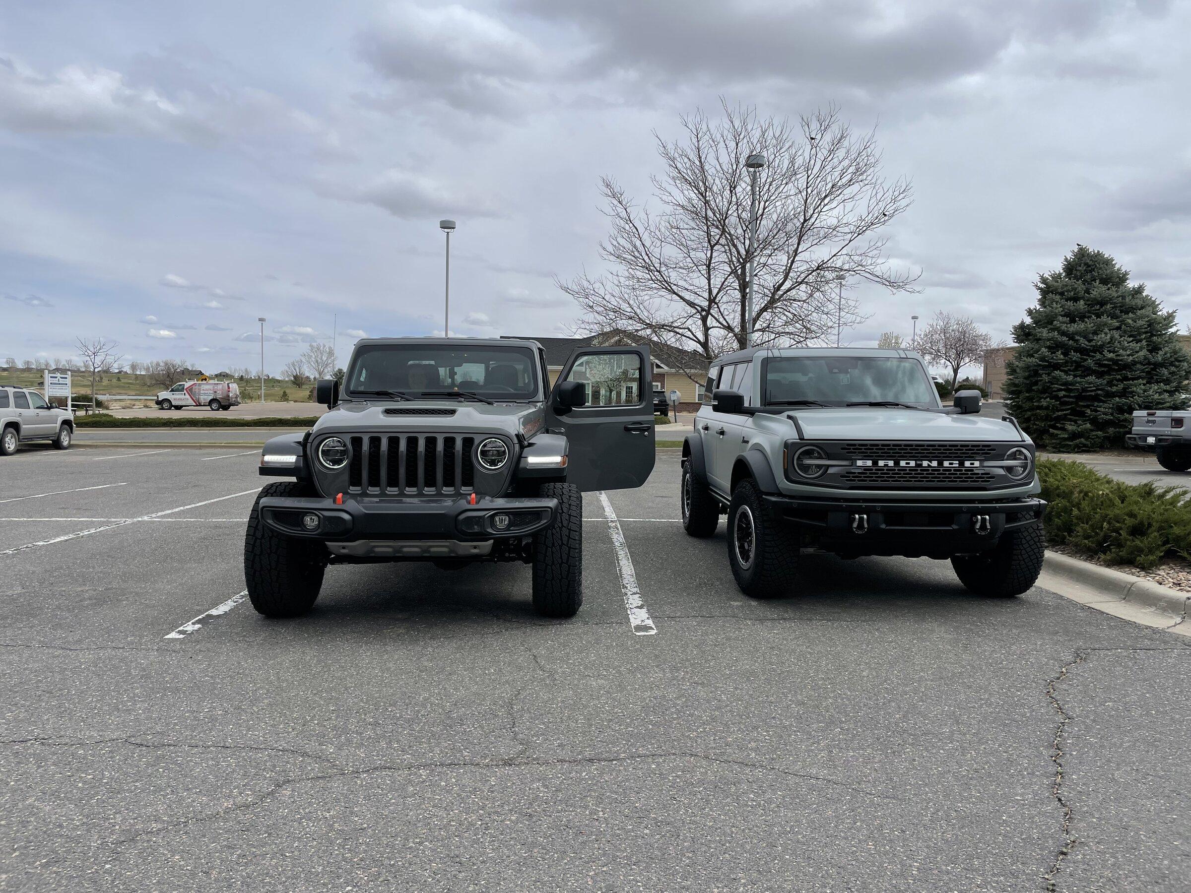 Jeep Gladiator Rocky Mountain High Mojave 5DC8C0A2-39CF-4DA6-B5EF-6C39EF949202